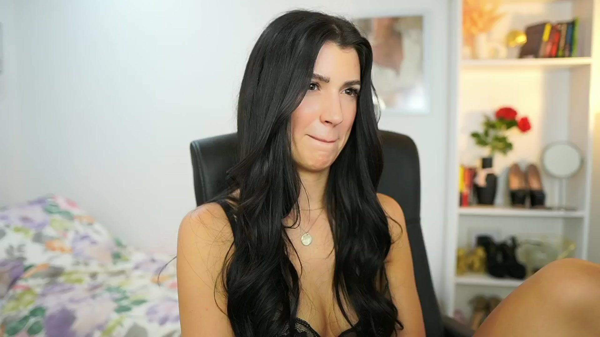 Gallery image thumbnail from Julia_Roca's myfreecams stream on, 06/27/2024, 09:57 image 4 of 20