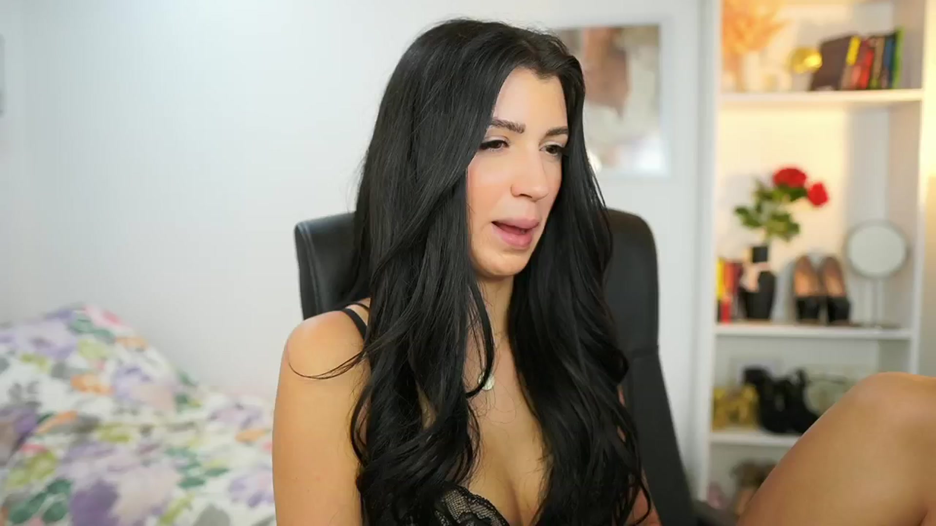 Gallery image thumbnail from Julia_Roca's myfreecams stream on, 06/27/2024, 09:57 image 8 of 20