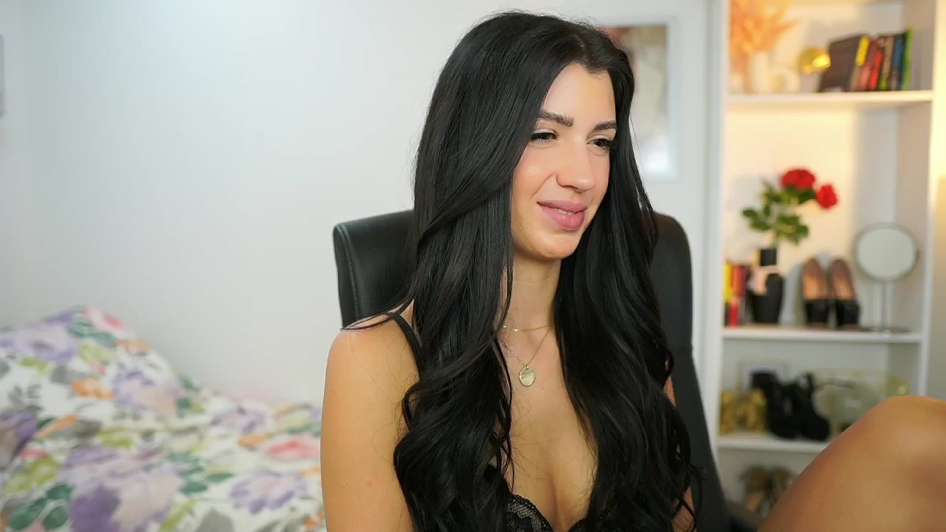 Gallery image thumbnail from Julia_Roca's myfreecams stream on, 06/27/2024, 09:57 image 7 of 20