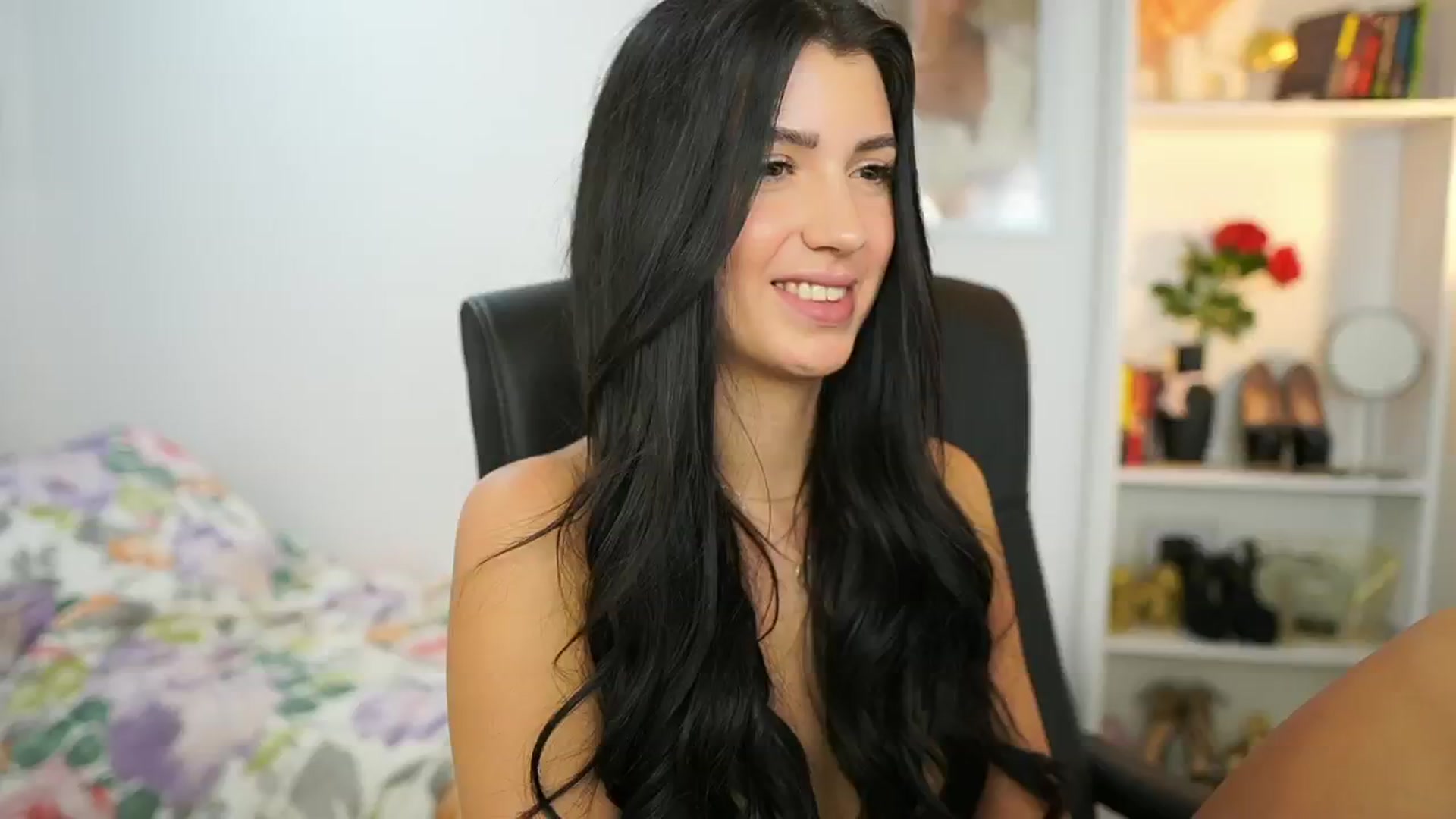 Gallery image thumbnail from Julia_Roca's myfreecams stream on, 06/27/2024, 11:18 image 12 of 20