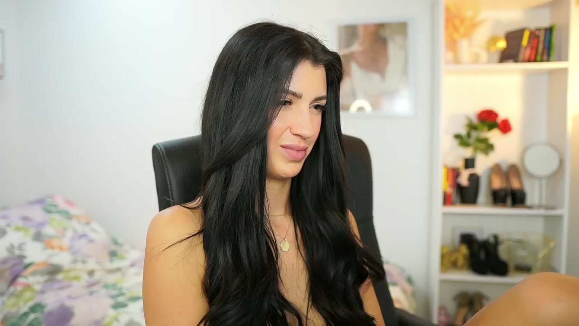 Gallery image thumbnail from Julia_Roca's myfreecams stream on, 06/27/2024, 11:18 image 4 of 20