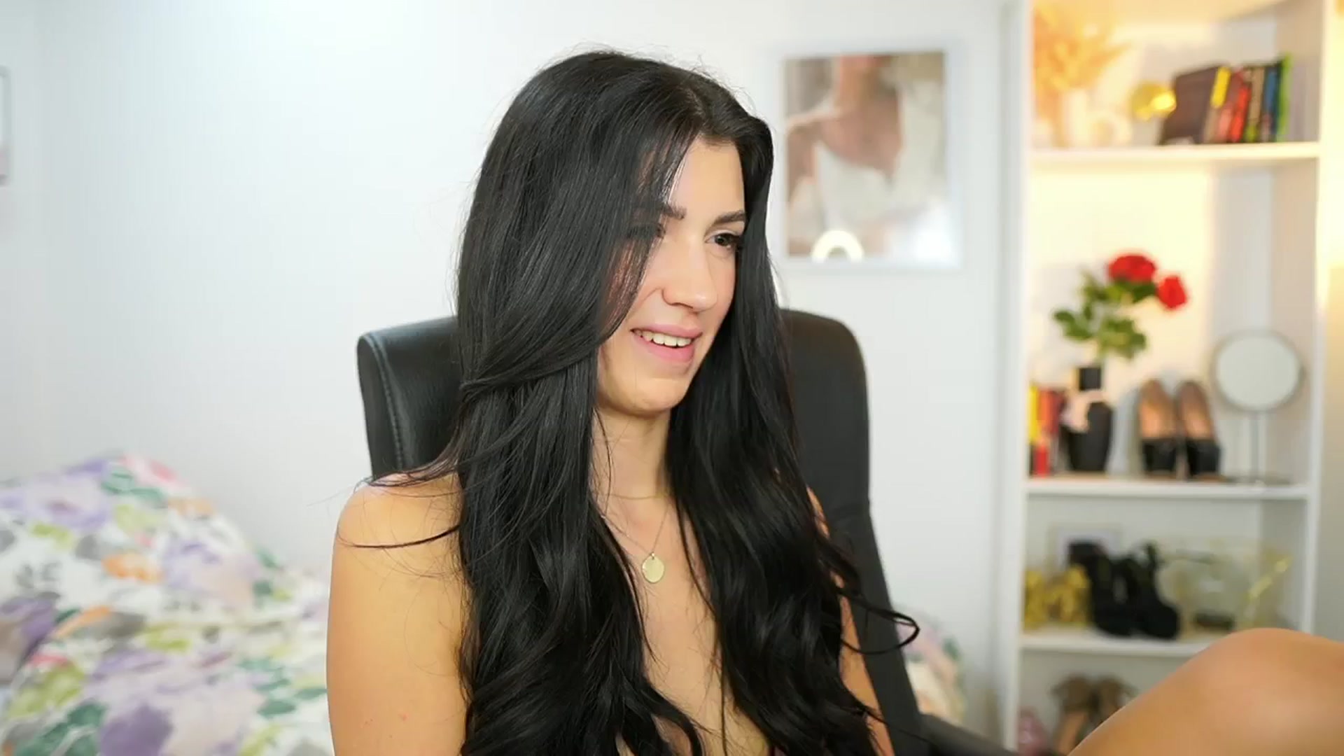 Gallery image thumbnail from Julia_Roca's myfreecams stream on, 06/27/2024, 11:18 image 3 of 20