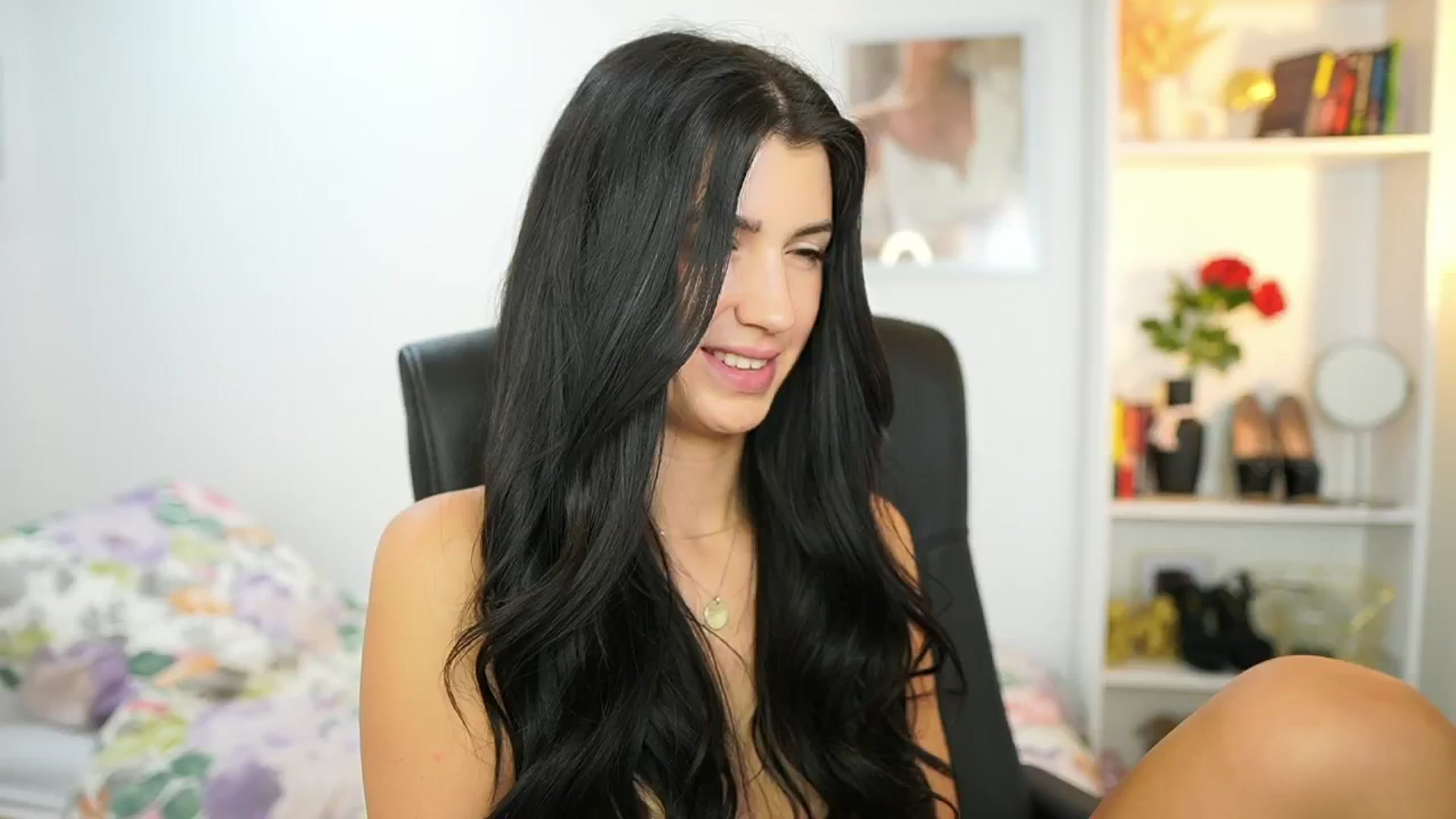 Gallery image thumbnail from Julia_Roca's myfreecams stream on, 06/27/2024, 12:42 image 18 of 20