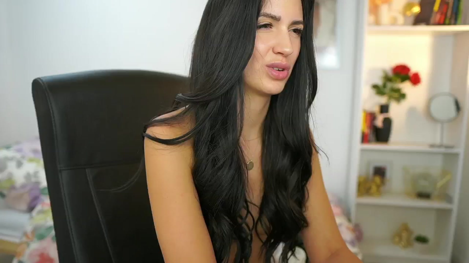 Gallery image thumbnail from Julia_Roca's myfreecams stream on, 06/27/2024, 13:12 image 13 of 20
