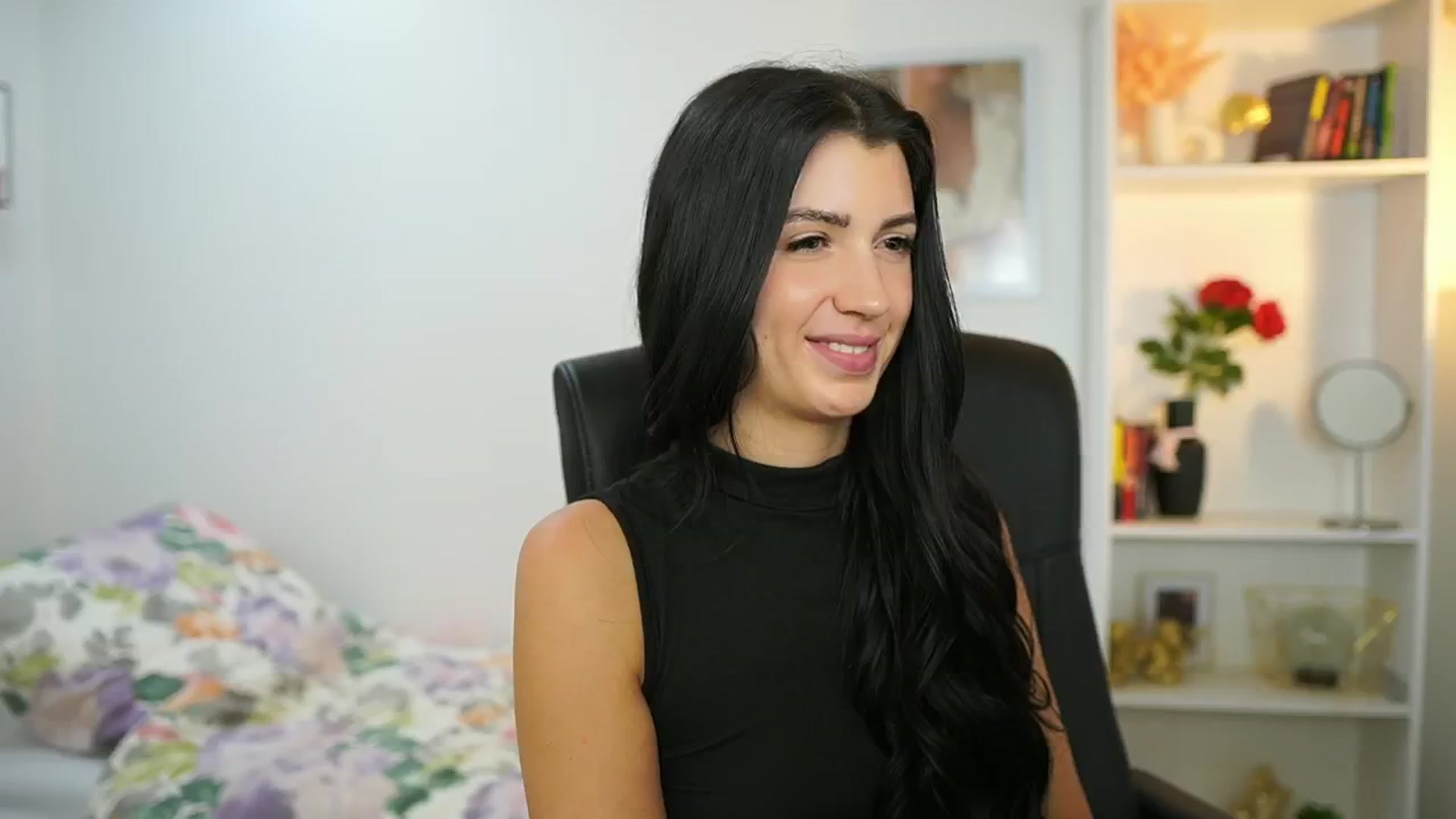 Gallery image thumbnail from Julia_Roca's myfreecams stream on, 06/27/2024, 13:12 image 19 of 20