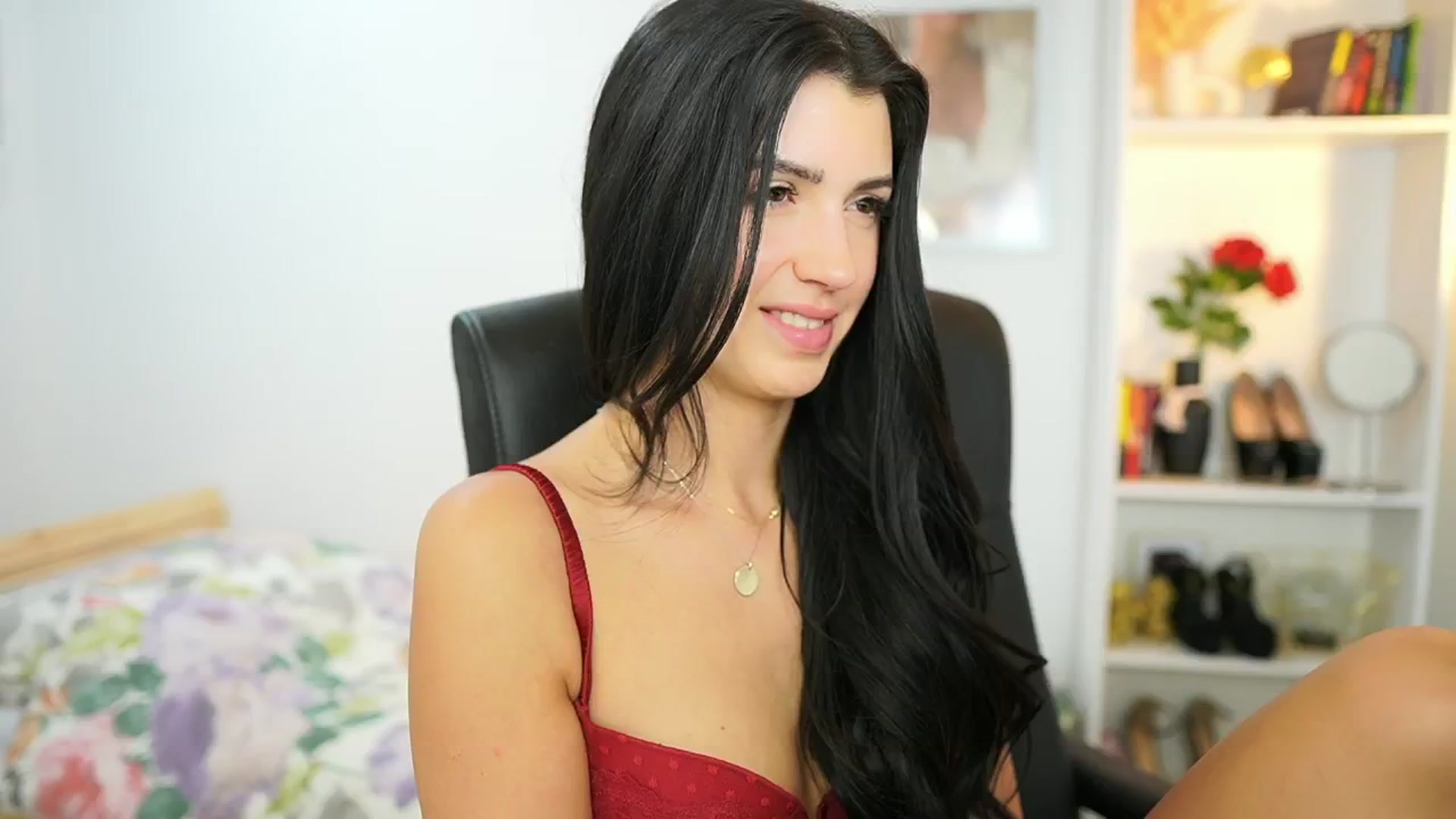 Gallery image thumbnail from Julia_Roca's myfreecams stream on, 06/27/2024, 17:40 image 1 of 20
