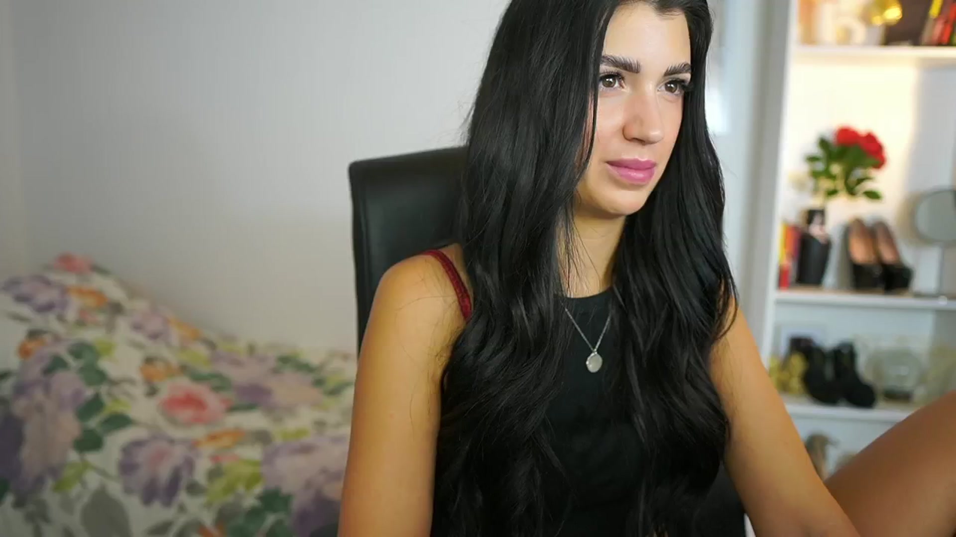 Gallery image thumbnail from Julia_Roca's myfreecams stream on, 06/29/2024, 08:23 image 8 of 20