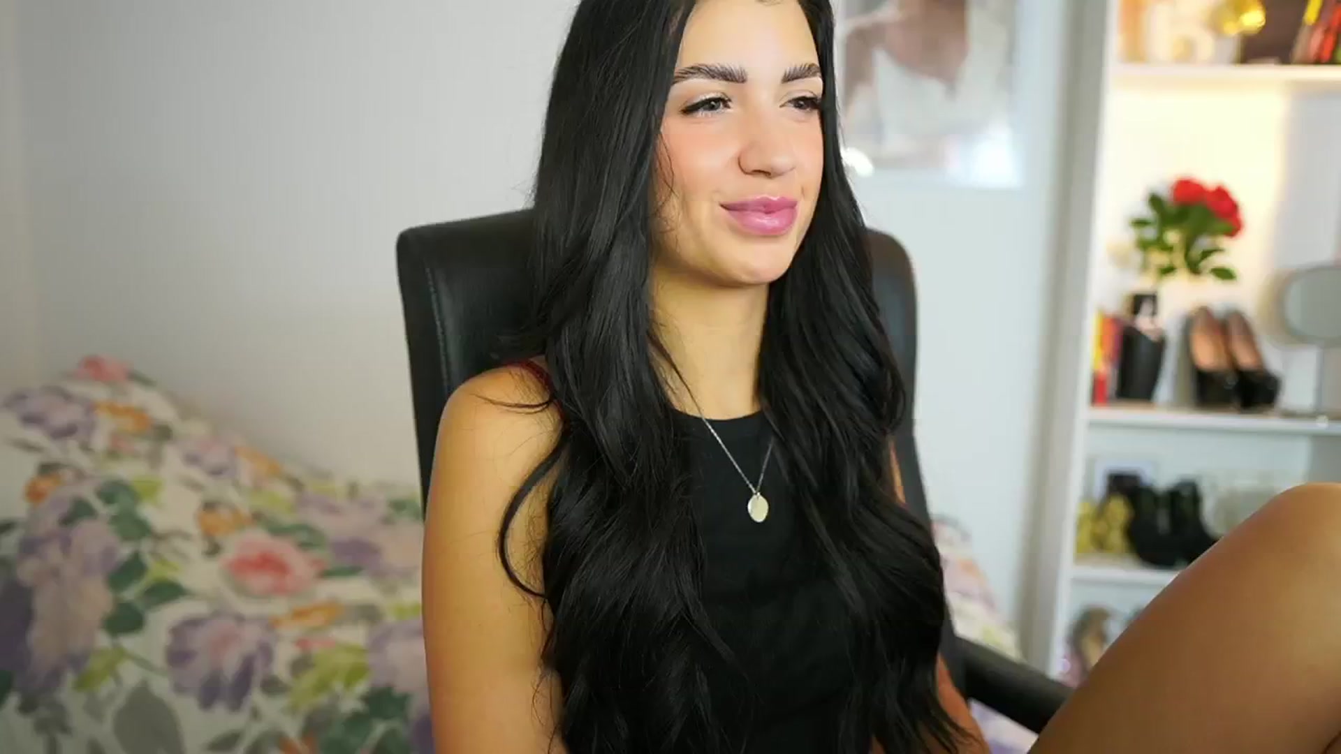 Gallery image thumbnail from Julia_Roca's myfreecams stream on, 06/29/2024, 08:23 image 10 of 20