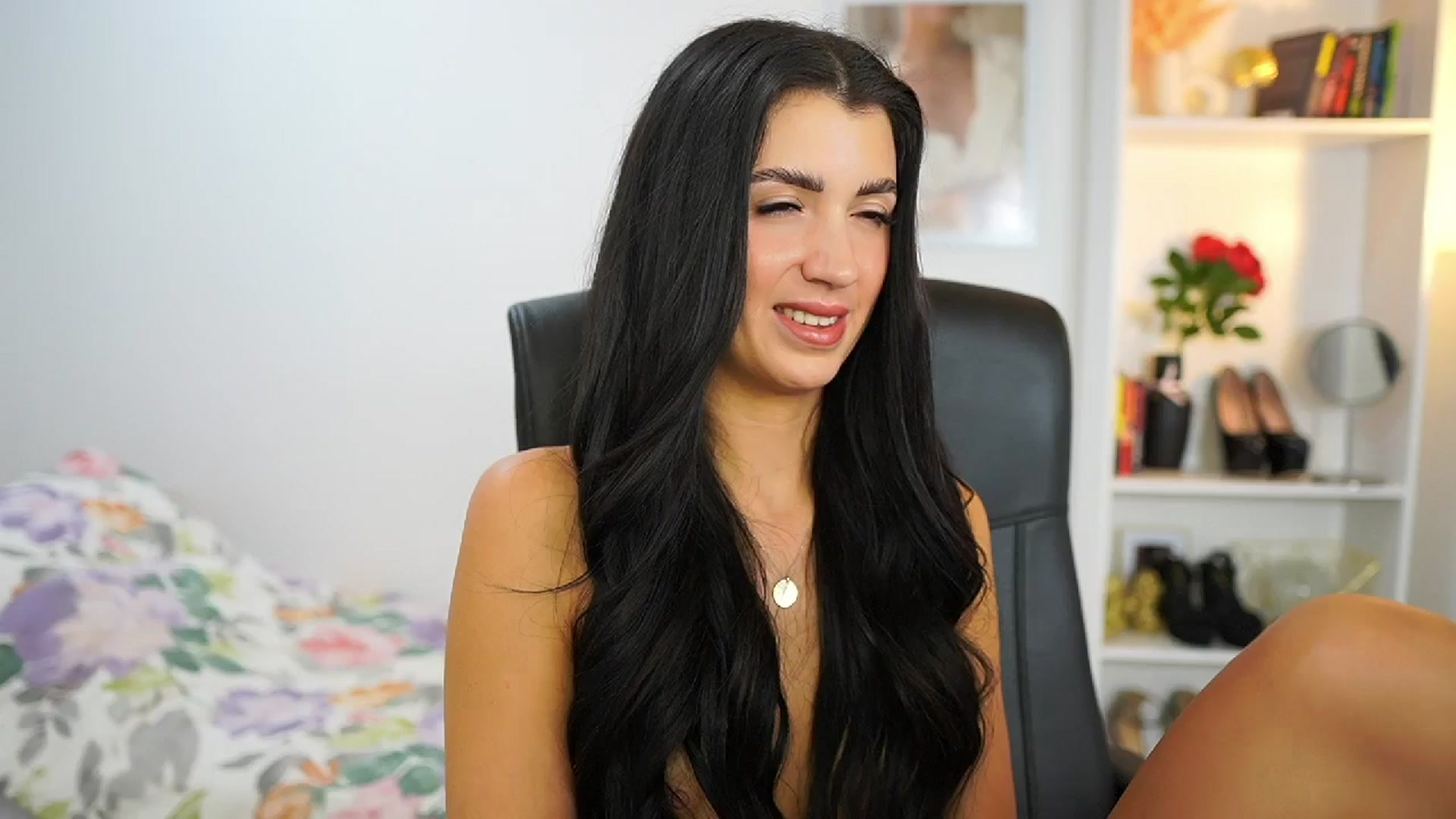Gallery image thumbnail from Julia_Roca's myfreecams stream on, 06/29/2024, 12:55 image 11 of 20