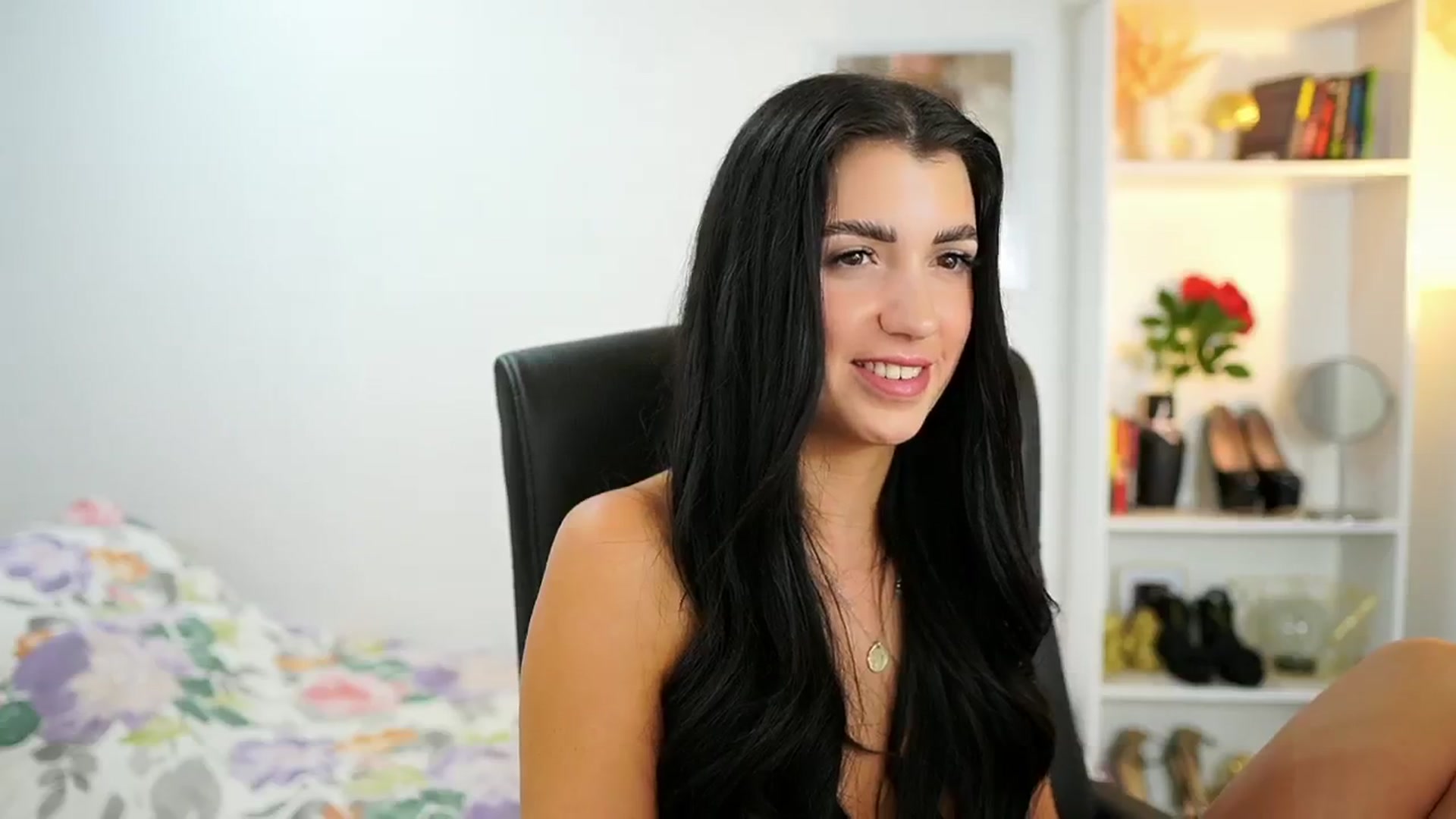 Gallery image thumbnail from Julia_Roca's myfreecams stream on, 06/29/2024, 12:55 image 18 of 20