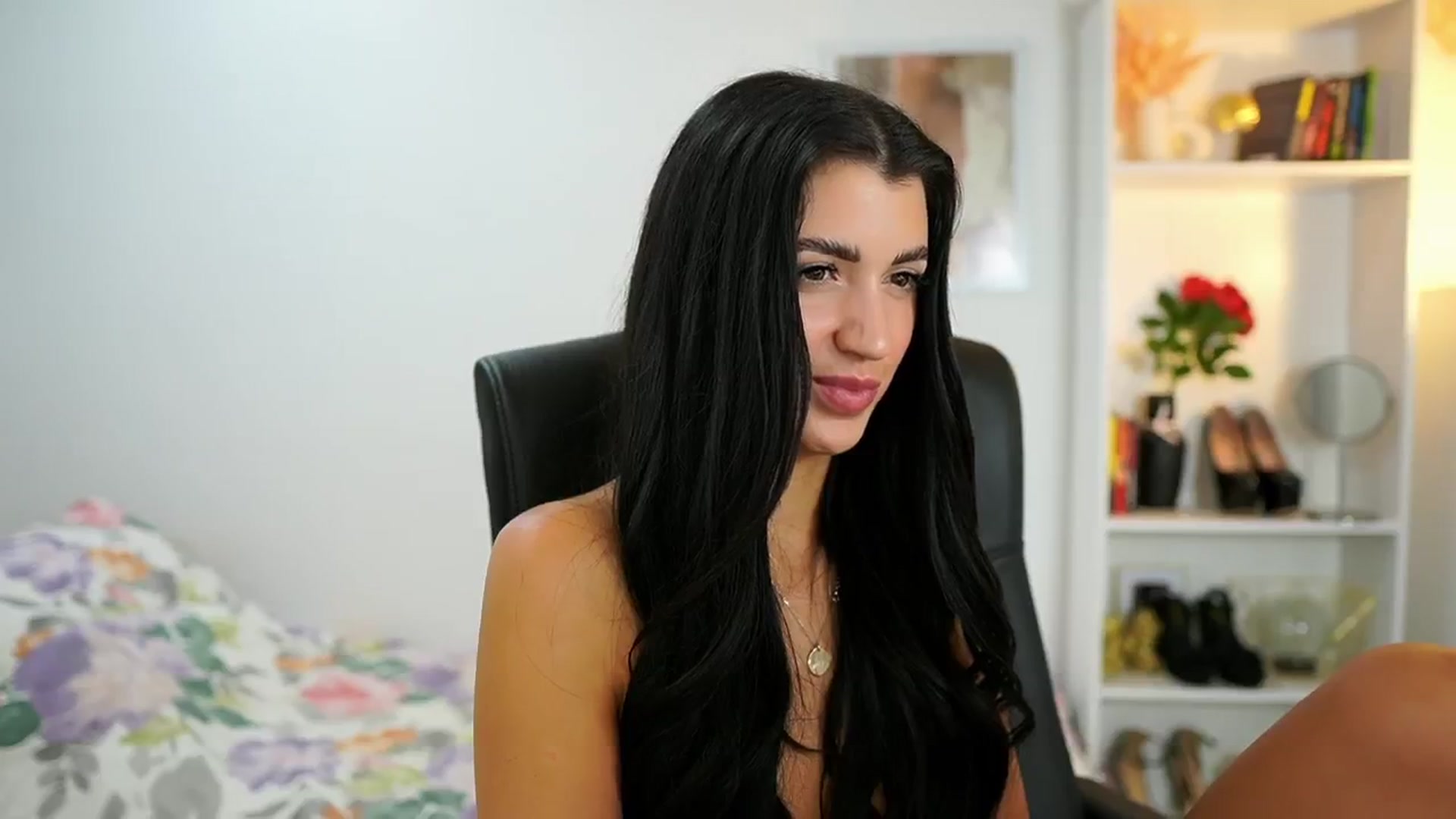 Gallery image thumbnail from Julia_Roca's myfreecams stream on, 06/29/2024, 12:55 image 19 of 20