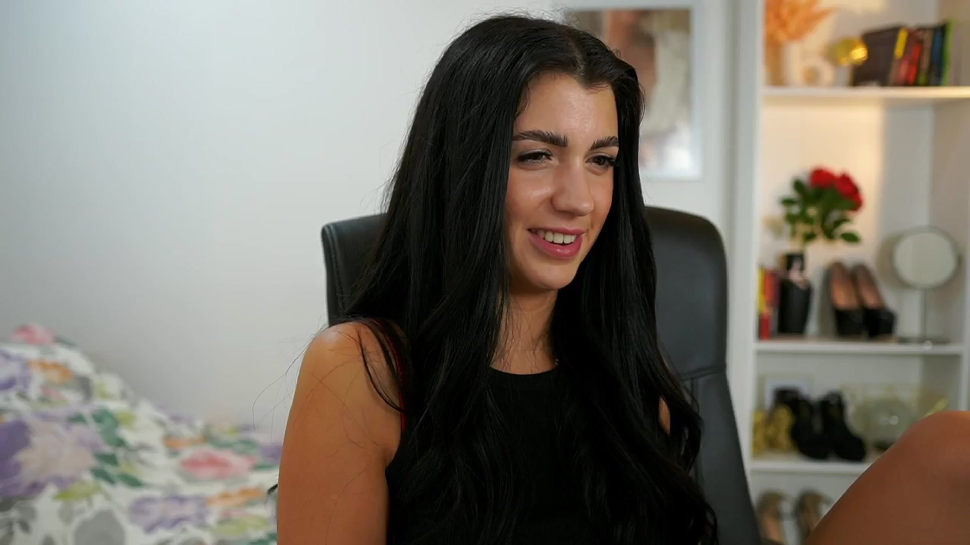 Gallery image thumbnail from Julia_Roca's myfreecams stream on, 06/29/2024, 14:53 image 9 of 20