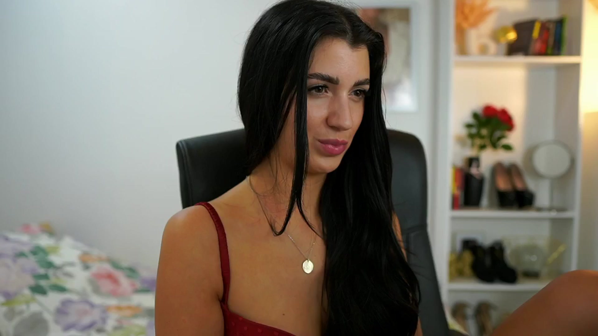 Gallery image thumbnail from Julia_Roca's myfreecams stream on, 06/29/2024, 15:55 image 17 of 20