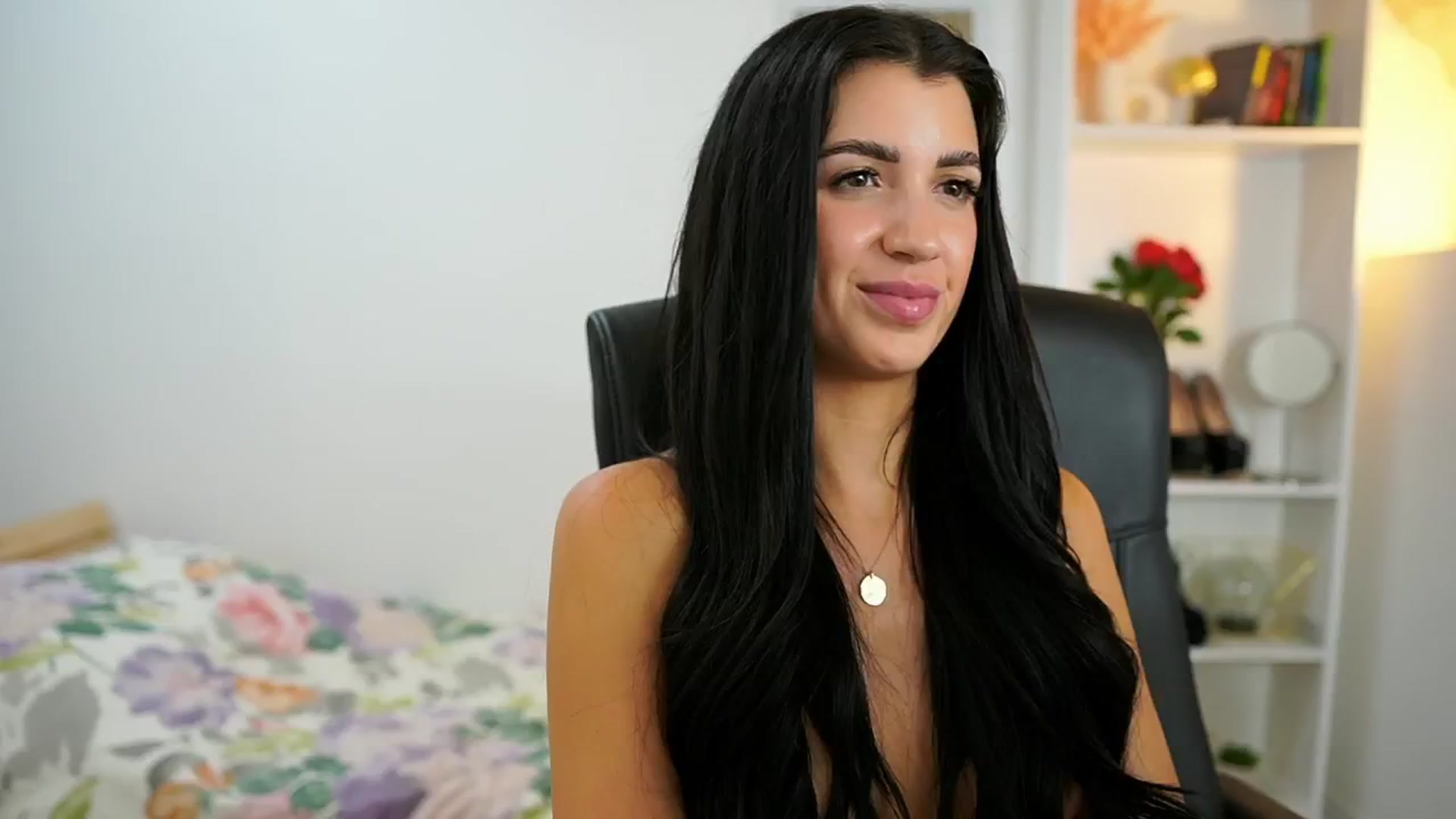 Gallery image thumbnail from Julia_Roca's myfreecams stream on, 06/29/2024, 17:54 image 19 of 20