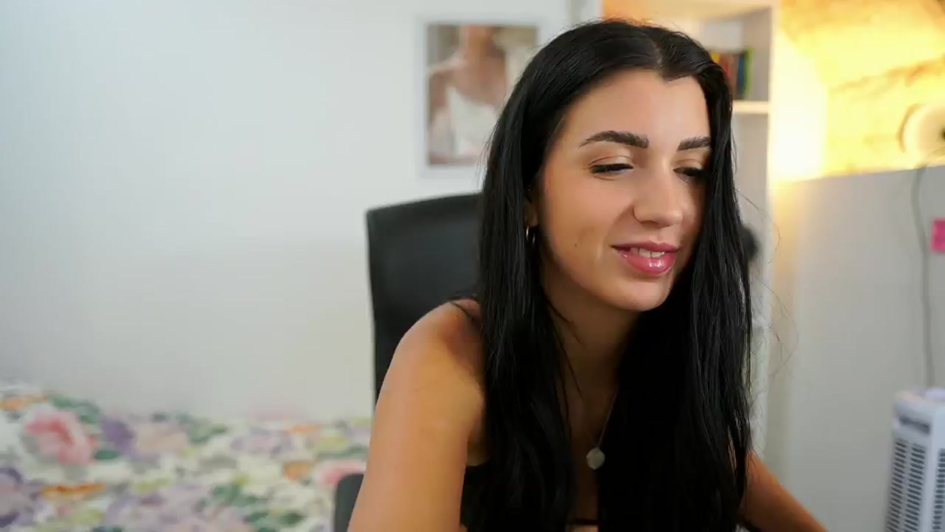 Gallery image thumbnail from Julia_Roca's myfreecams stream on, 06/30/2024, 09:05 image 1 of 20
