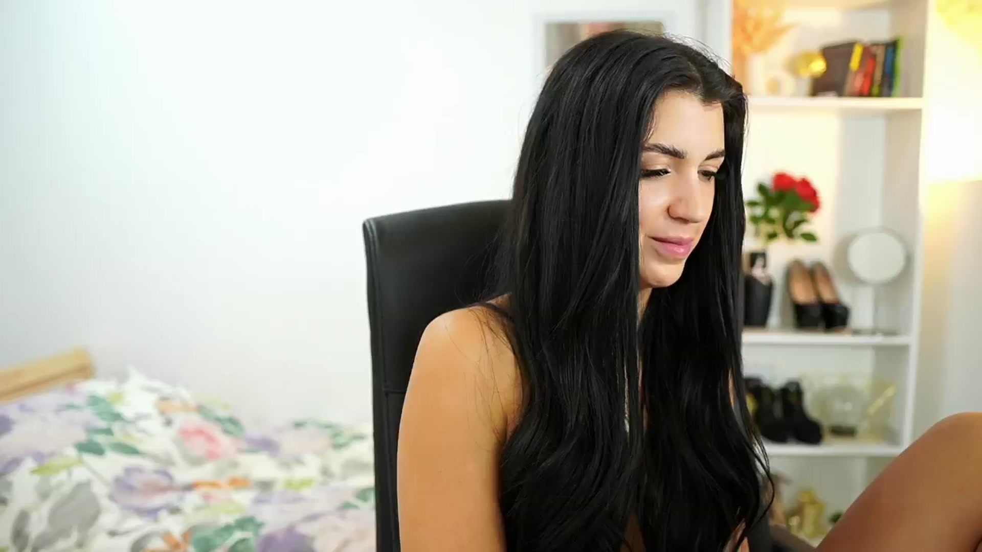 Gallery image thumbnail from Julia_Roca's myfreecams stream on, 06/30/2024, 10:58 image 15 of 20