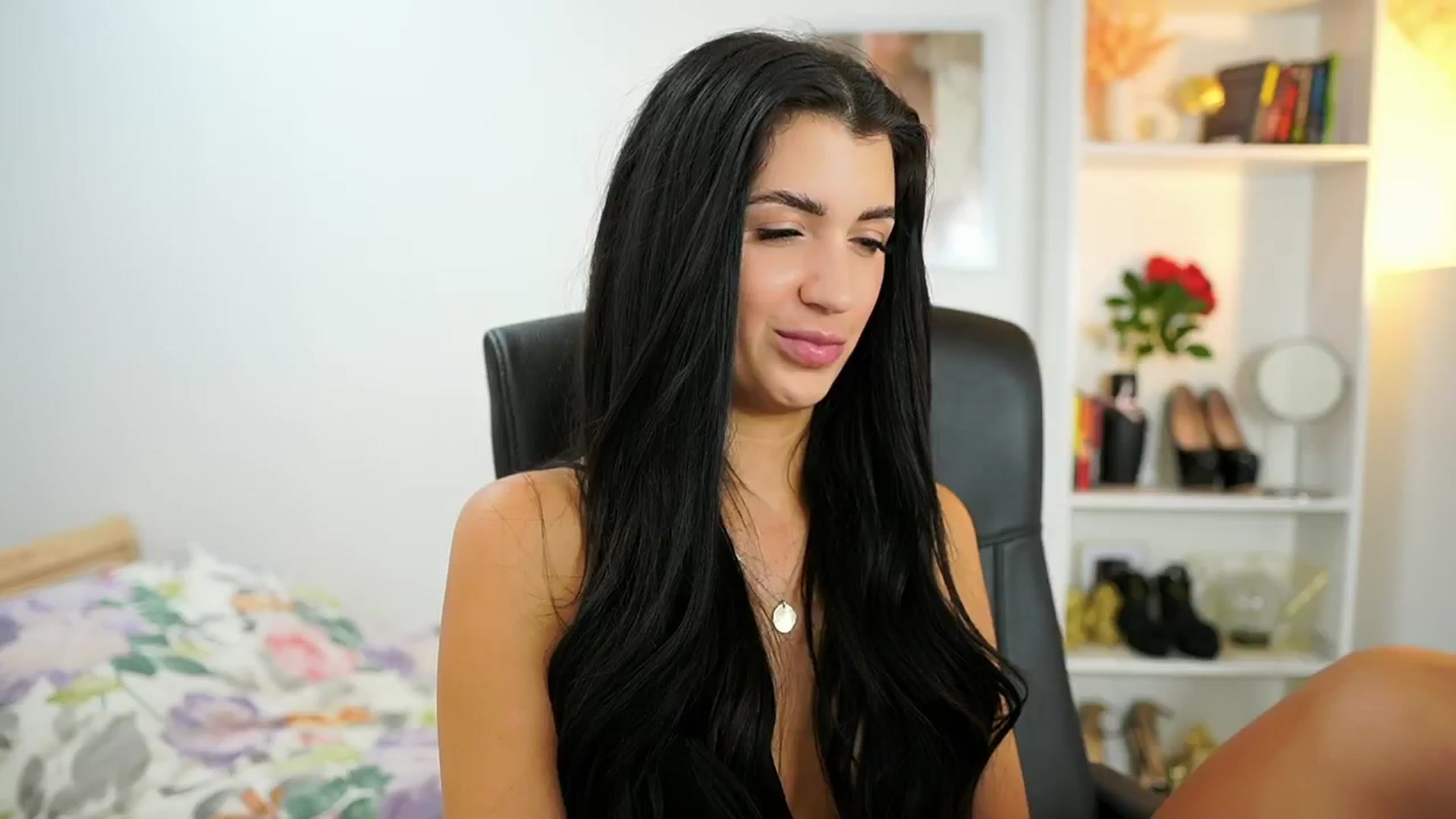 Gallery image thumbnail from Julia_Roca's myfreecams stream on, 06/30/2024, 10:58 image 10 of 20