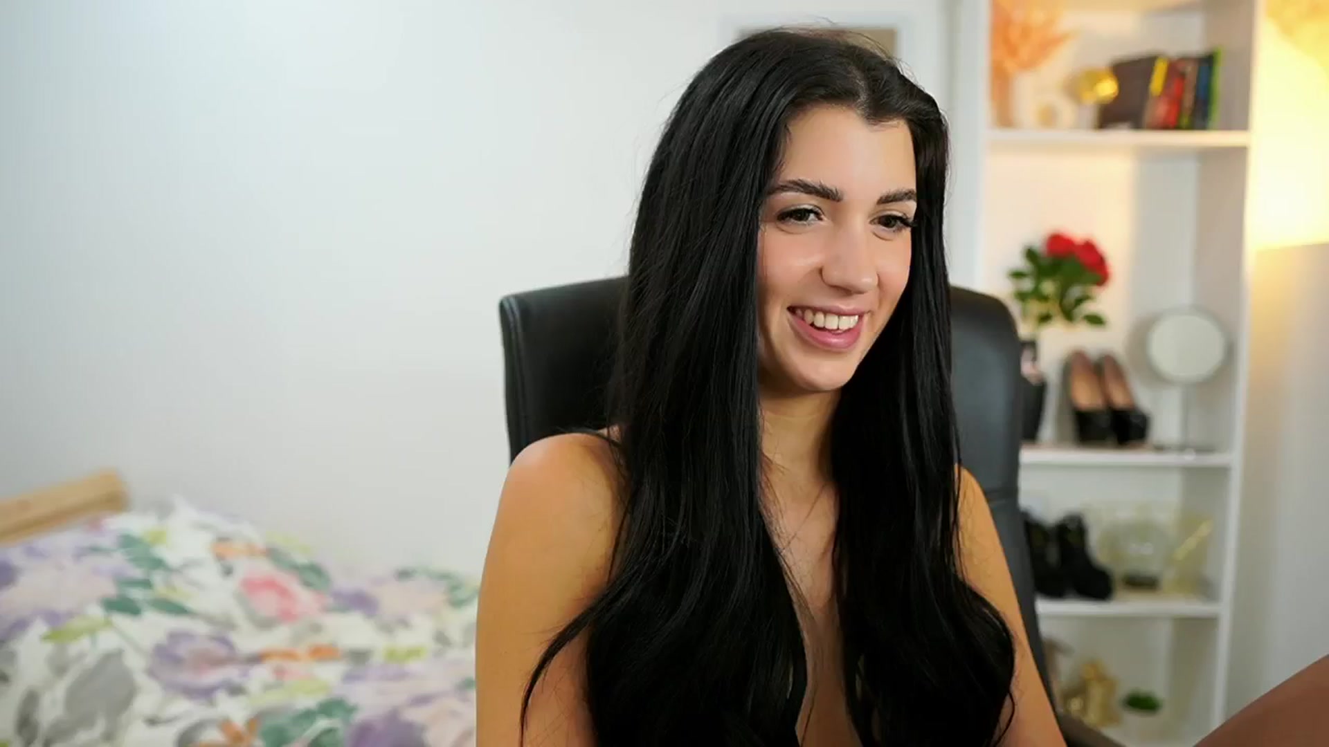 Gallery image thumbnail from Julia_Roca's myfreecams stream on, 06/30/2024, 10:58 image 17 of 20