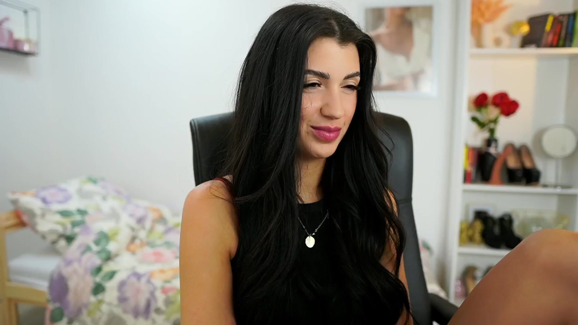 Gallery image thumbnail from Julia_Roca's myfreecams stream on, 07/02/2024, 13:40 image 2 of 20