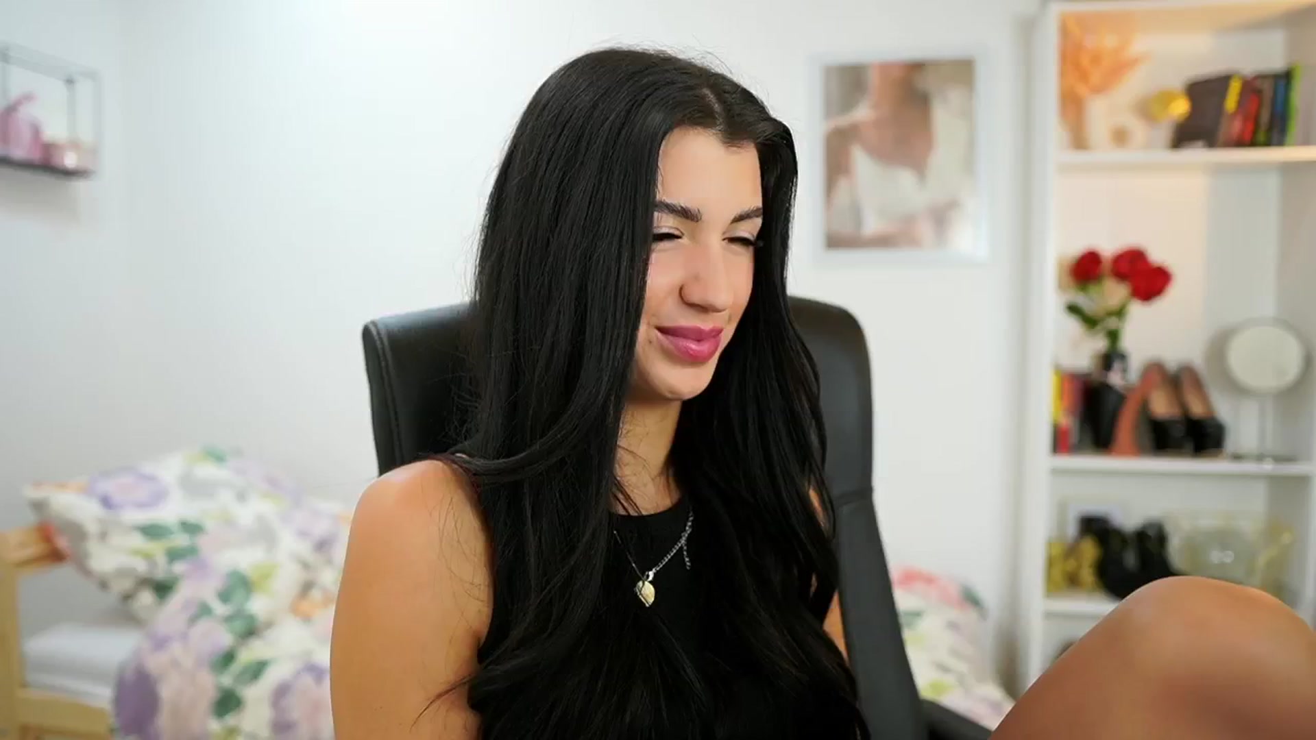 Gallery image thumbnail from Julia_Roca's myfreecams stream on, 07/02/2024, 13:40 image 11 of 20