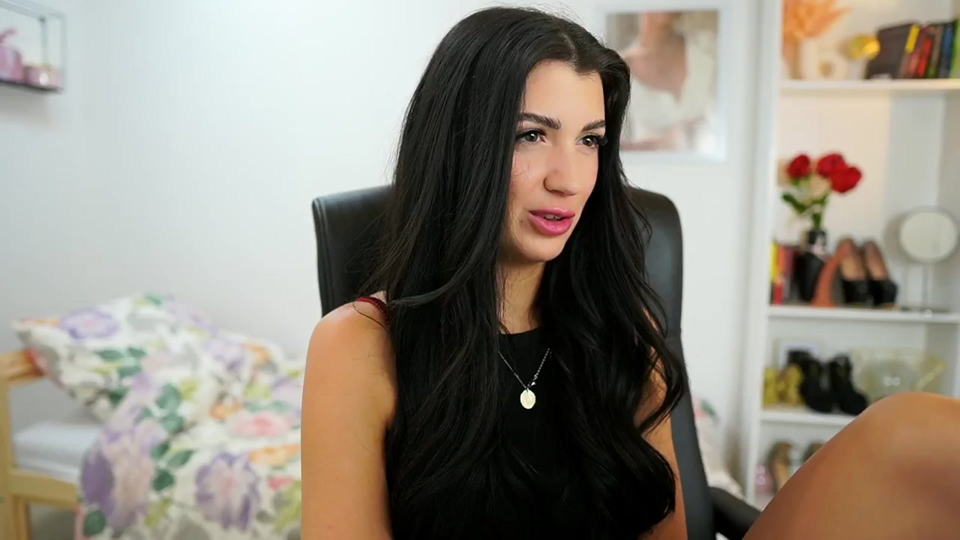 Gallery image thumbnail from Julia_Roca's myfreecams stream on, 07/02/2024, 13:40 image 1 of 20