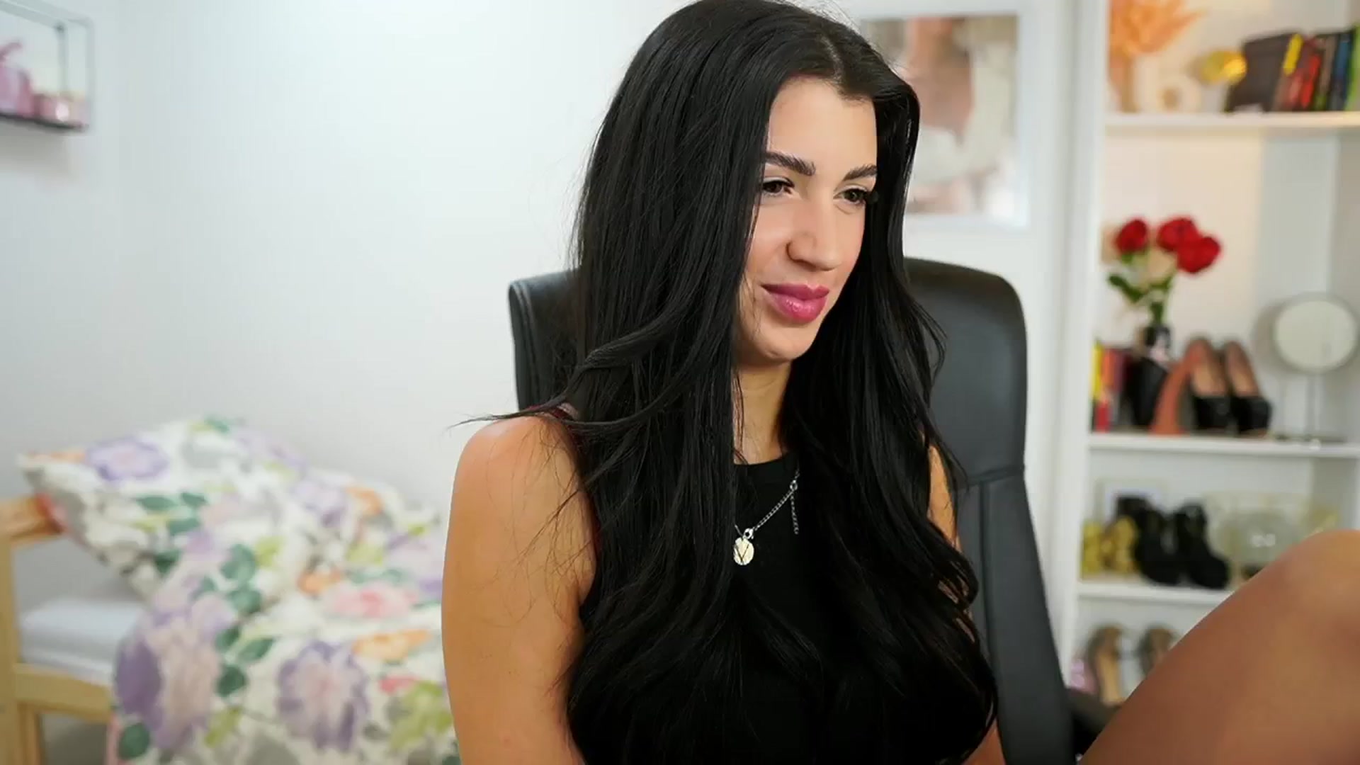 Gallery image thumbnail from Julia_Roca's myfreecams stream on, 07/02/2024, 13:40 image 4 of 20