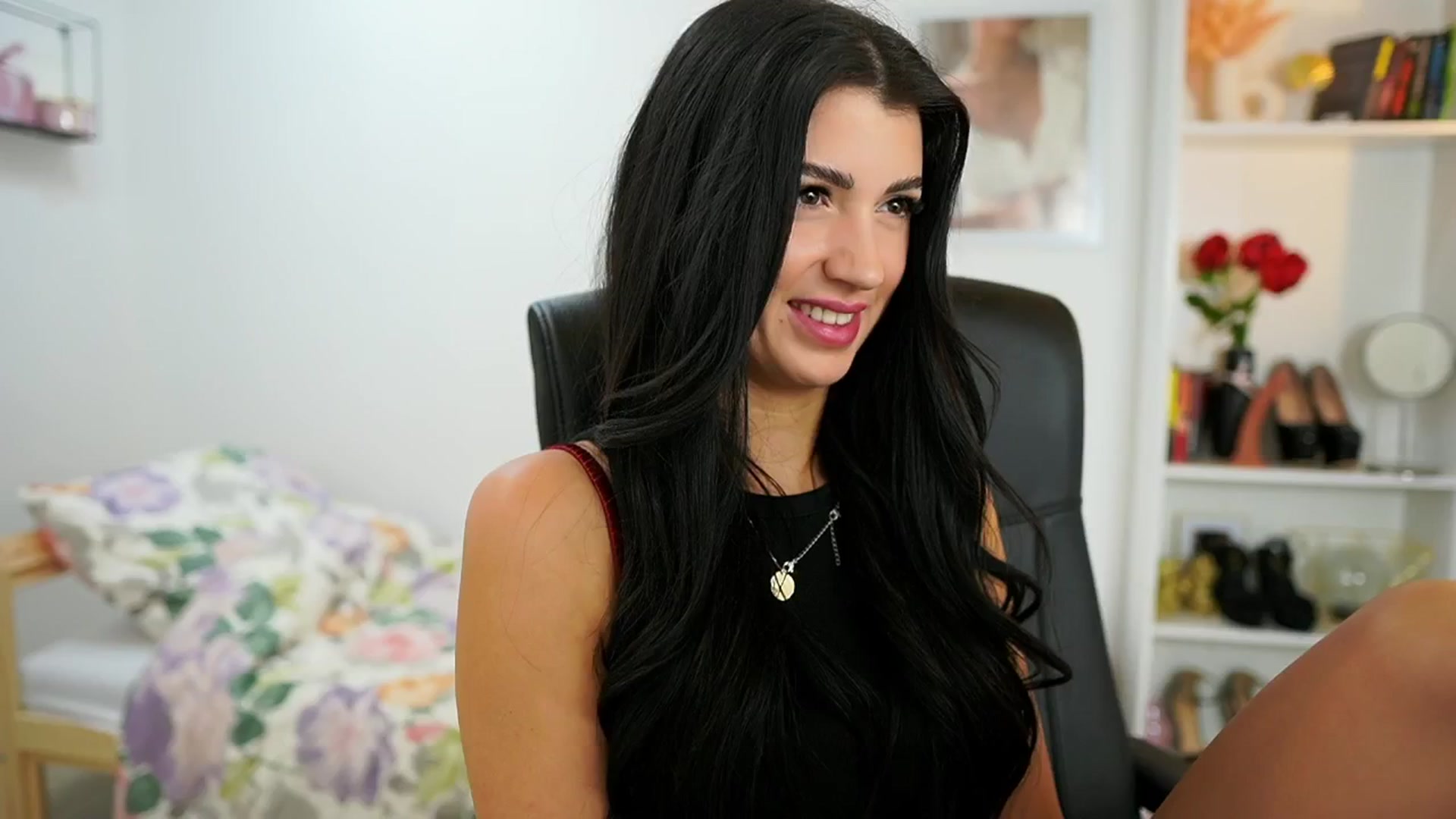 Gallery image thumbnail from Julia_Roca's myfreecams stream on, 07/02/2024, 13:40 image 5 of 20