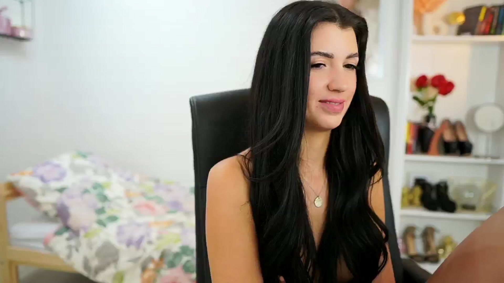 Gallery image thumbnail from Julia_Roca's myfreecams stream on, 07/02/2024, 17:46 image 14 of 20