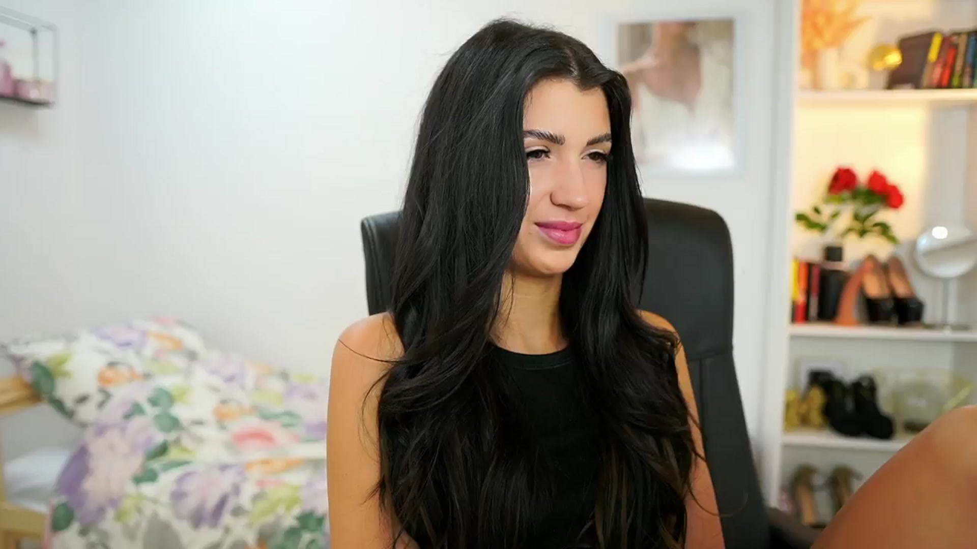 Gallery image thumbnail from Julia_Roca's myfreecams stream on, 07/04/2024, 13:23 image 4 of 20