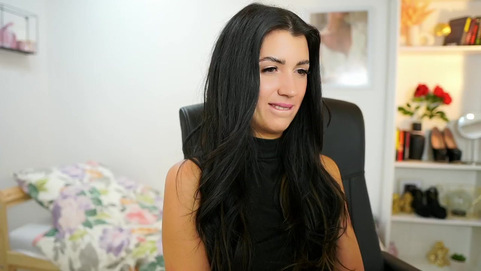 Gallery image thumbnail from Julia_Roca's myfreecams stream on, 07/04/2024, 16:23 image 18 of 20