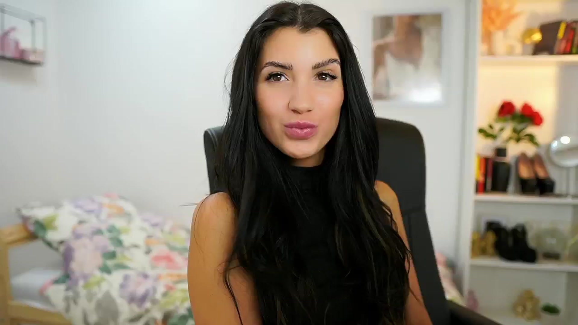 Gallery image thumbnail from Julia_Roca's myfreecams stream on, 07/04/2024, 16:23 image 20 of 20