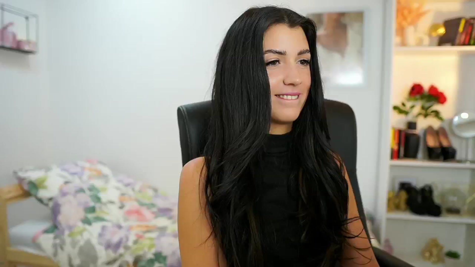 Gallery image thumbnail from Julia_Roca's myfreecams stream on, 07/04/2024, 16:23 image 13 of 20