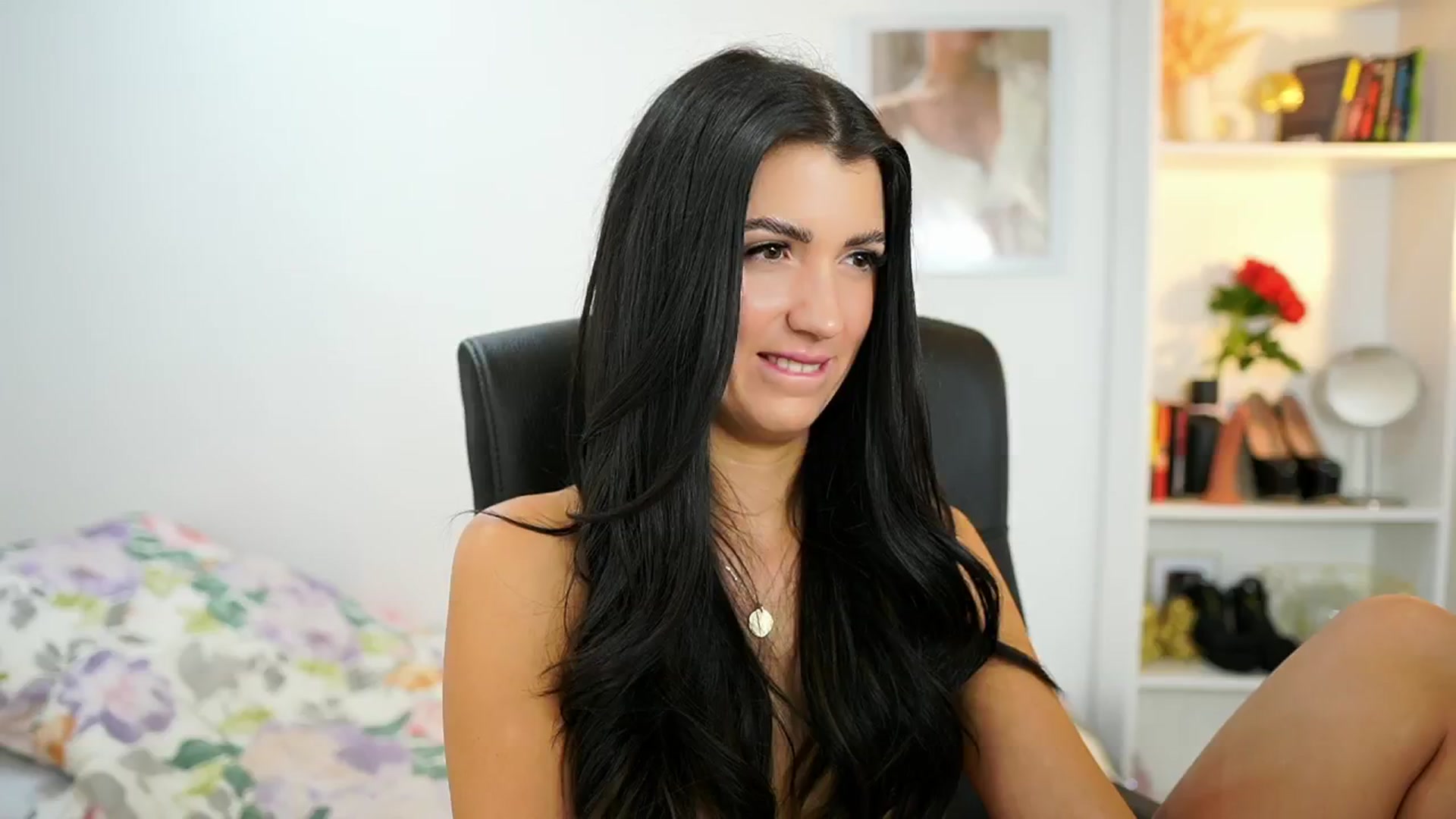 Gallery image thumbnail from Julia_Roca's myfreecams stream on, 07/05/2024, 13:25 image 7 of 20