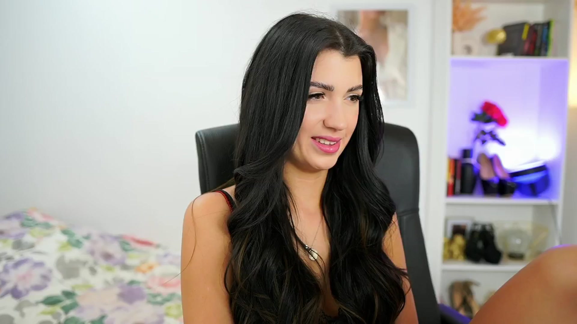 Gallery image thumbnail from Julia_Roca's myfreecams stream on, 07/07/2024, 15:38 image 1 of 20