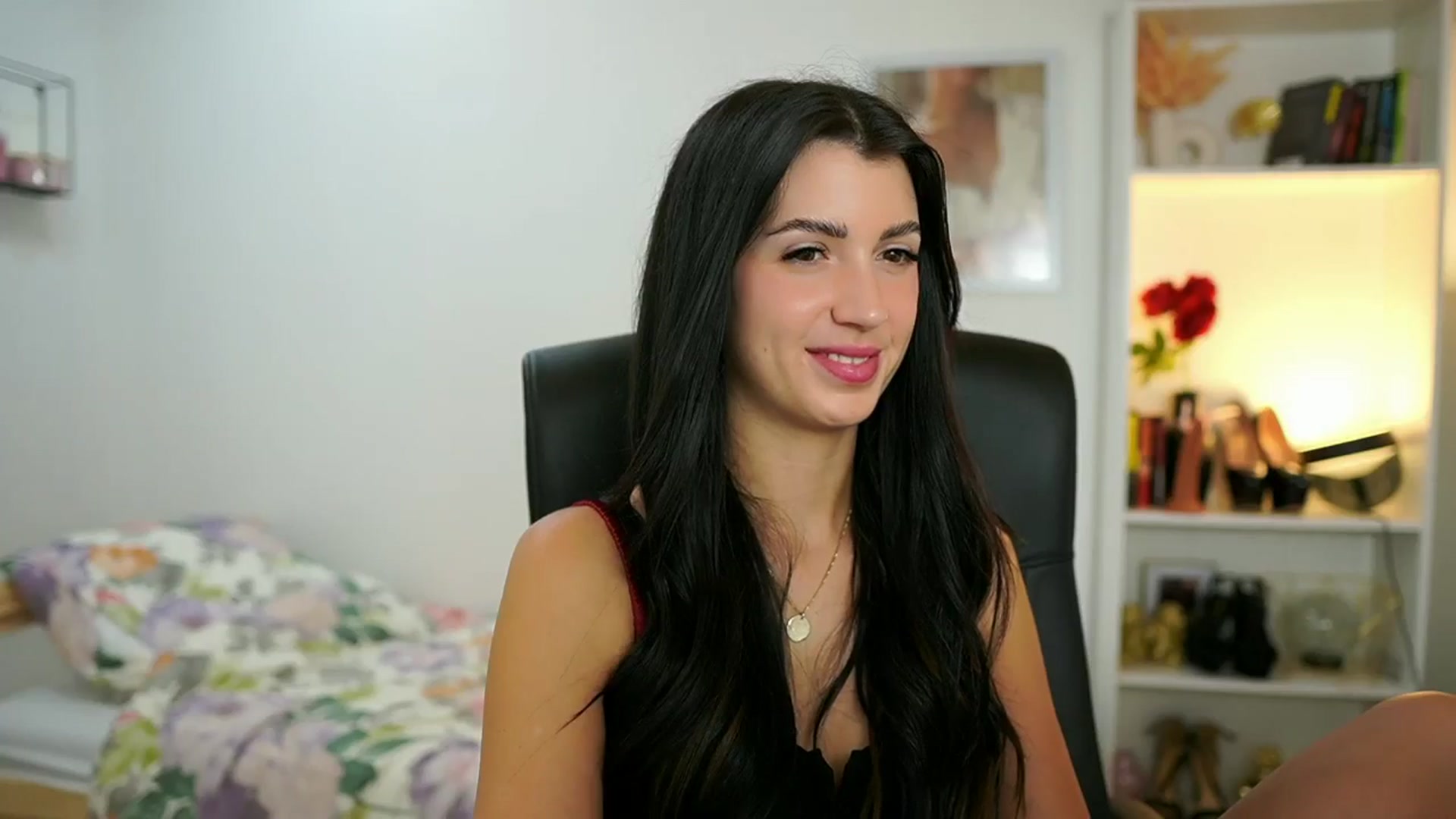 Gallery image thumbnail from Julia_Roca's myfreecams stream on, 07/11/2024, 13:22 image 2 of 20