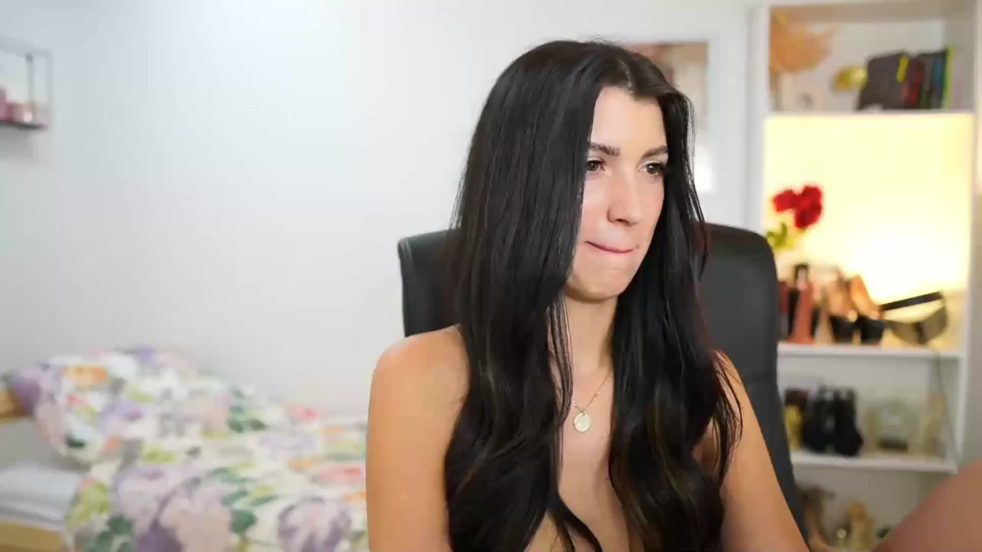 Gallery image thumbnail from Julia_Roca's myfreecams stream on, 07/11/2024, 14:42 image 11 of 20