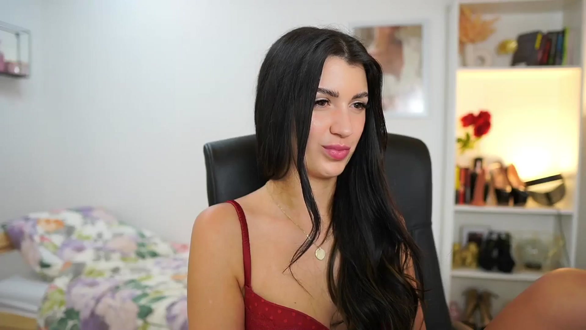 Gallery image thumbnail from Julia_Roca's myfreecams stream on, 07/11/2024, 14:42 image 7 of 20