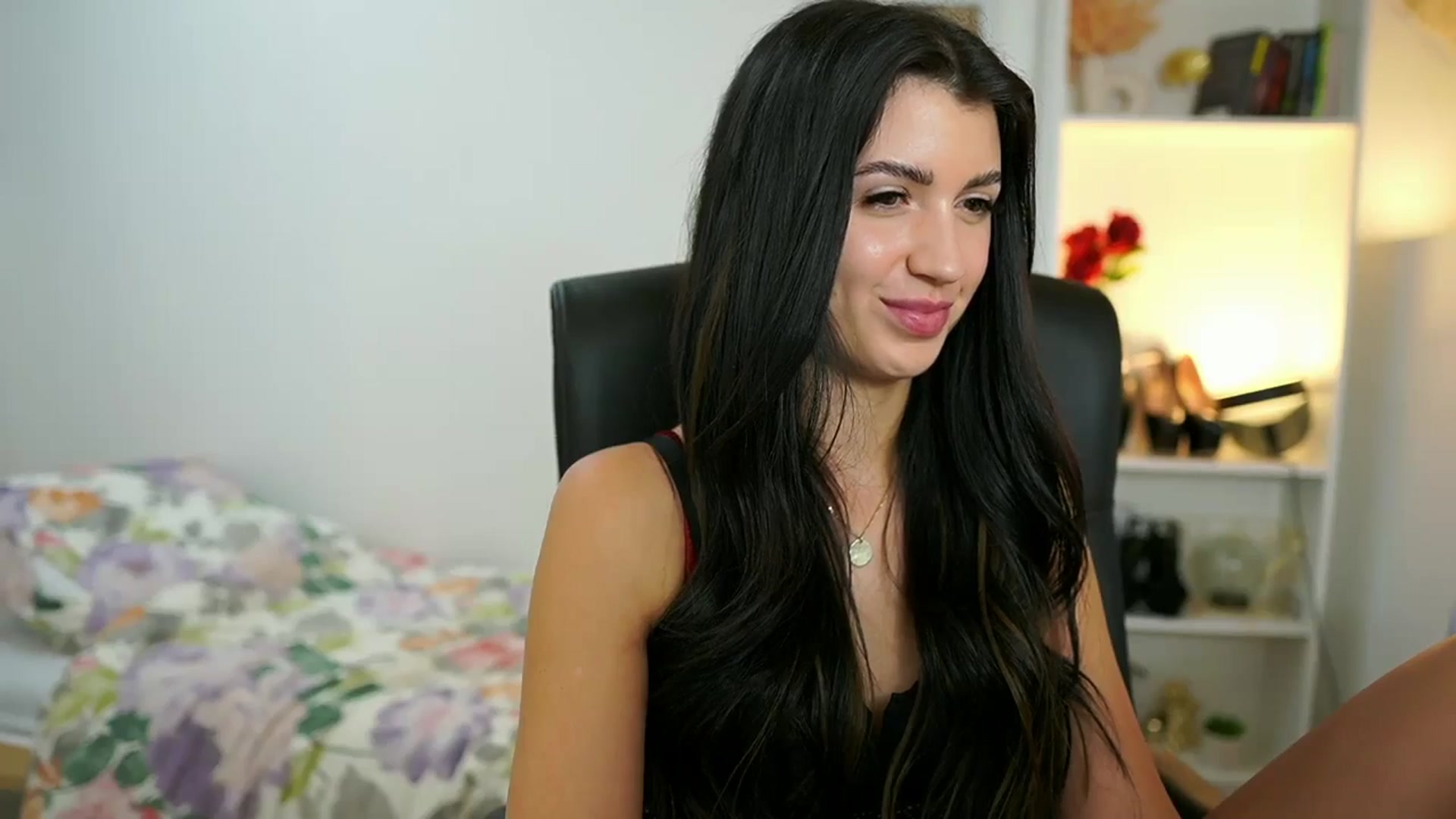 Gallery image thumbnail from Julia_Roca's myfreecams stream on, 07/11/2024, 17:20 image 3 of 20