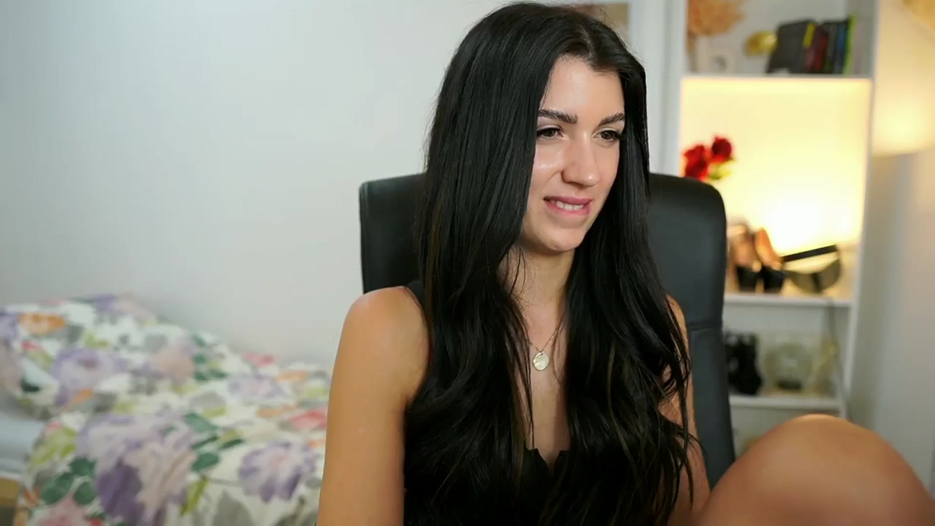 Gallery image thumbnail from Julia_Roca's myfreecams stream on, 07/11/2024, 17:20 image 4 of 20