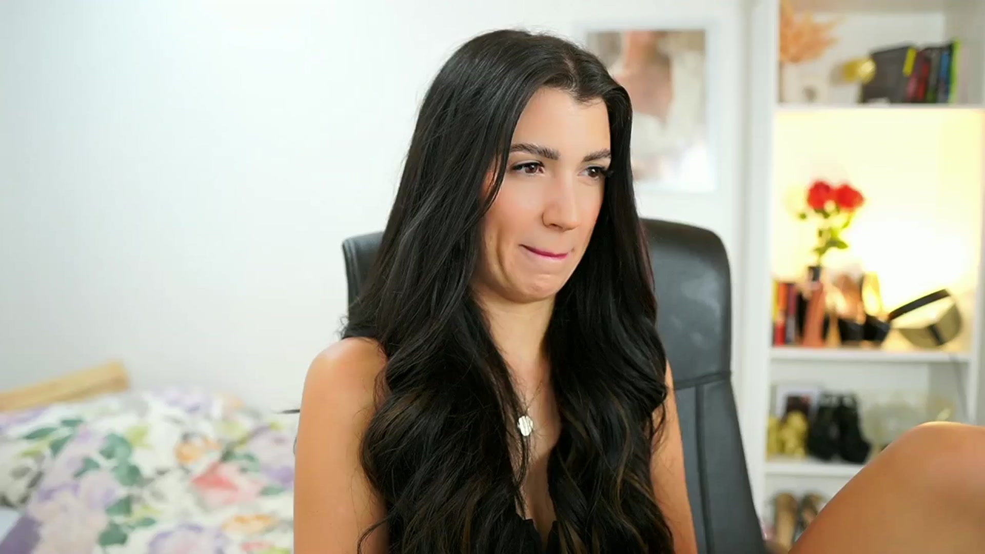 Gallery image thumbnail from Julia_Roca's myfreecams stream on, 07/12/2024, 13:20 image 6 of 20
