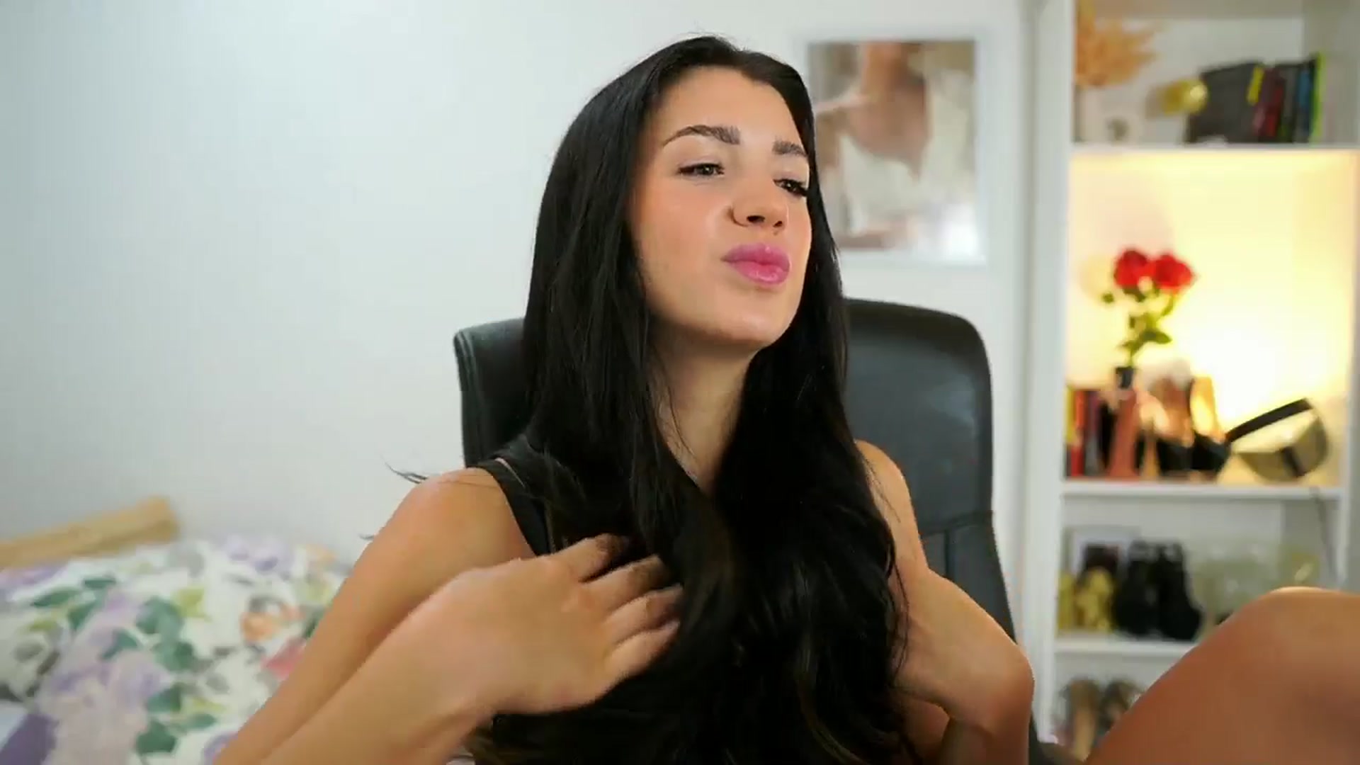 Gallery image thumbnail from Julia_Roca's myfreecams stream on, 07/12/2024, 13:20 image 5 of 20