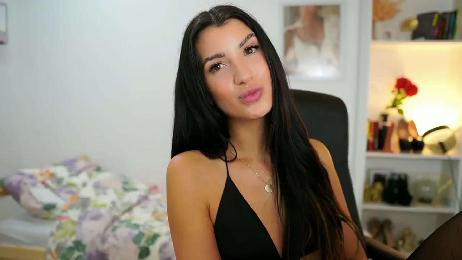 Gallery image thumbnail from Julia_Roca's myfreecams stream on, 07/13/2024, 14:55 image 7 of 20