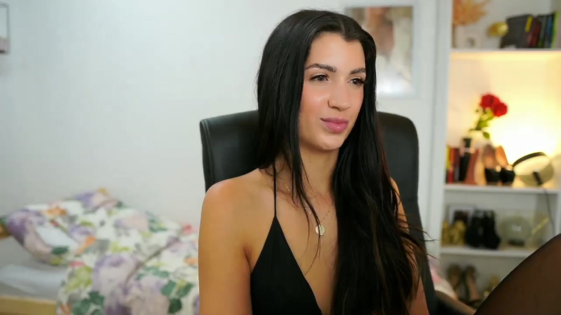 Gallery image thumbnail from Julia_Roca's myfreecams stream on, 07/13/2024, 15:28 image 8 of 20