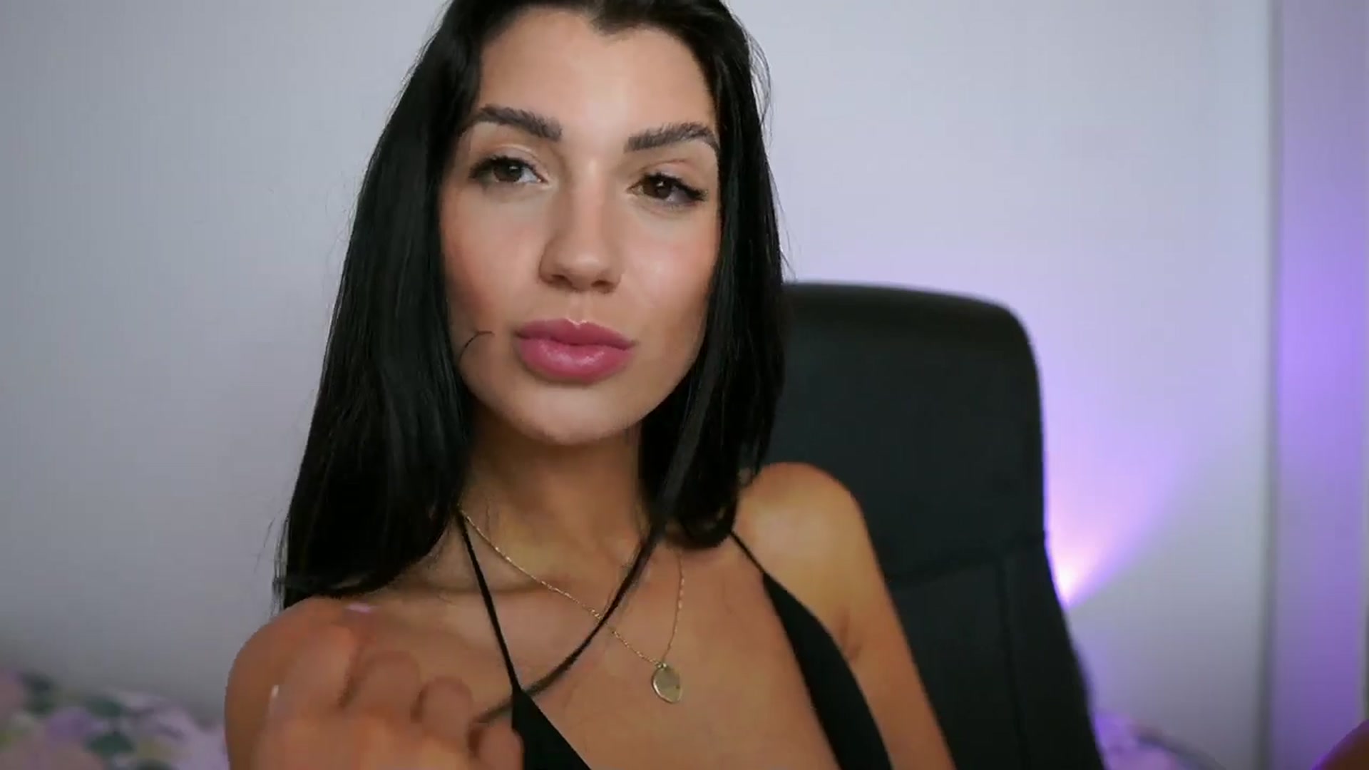 Gallery image thumbnail from Julia_Roca's myfreecams stream on, 07/13/2024, 17:12 image 3 of 20