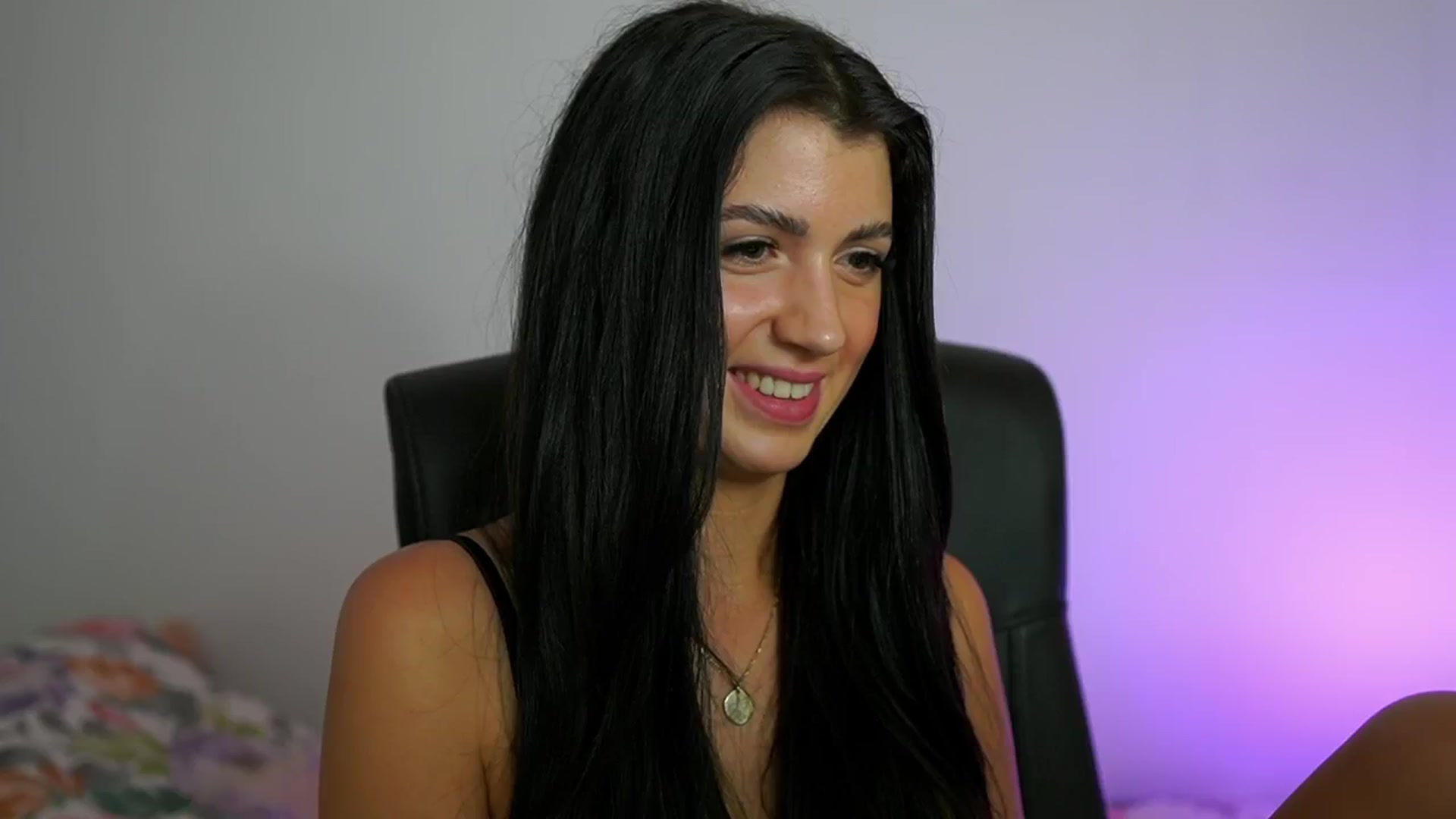 Gallery image thumbnail from Julia_Roca's myfreecams stream on, 07/14/2024, 11:06 image 18 of 20