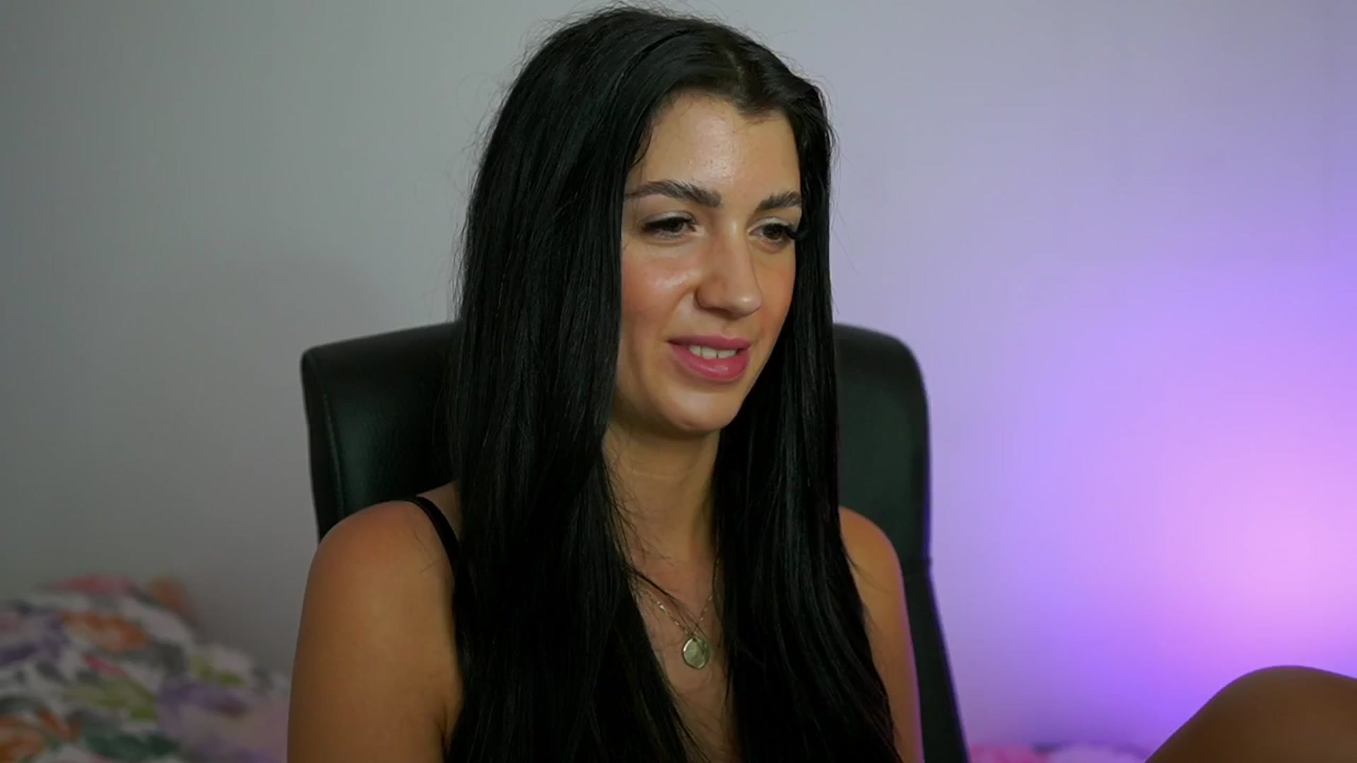 Gallery image thumbnail from Julia_Roca's myfreecams stream on, 07/14/2024, 11:06 image 6 of 20