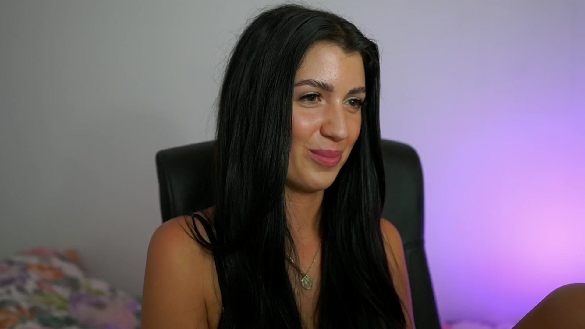 Gallery image thumbnail from Julia_Roca's myfreecams stream on, 07/14/2024, 11:06 image 17 of 20