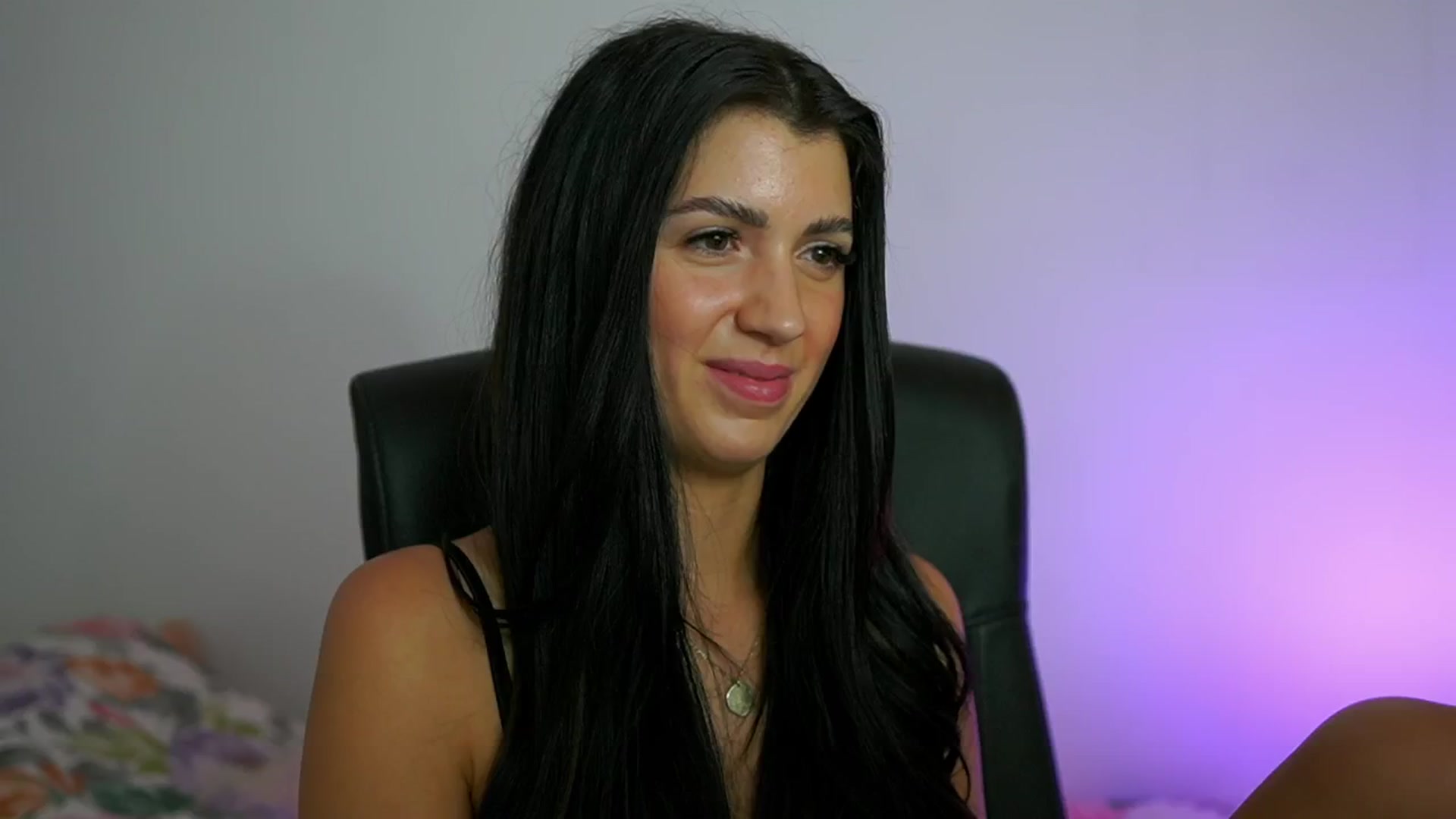 Gallery image thumbnail from Julia_Roca's myfreecams stream on, 07/14/2024, 11:06 image 14 of 20