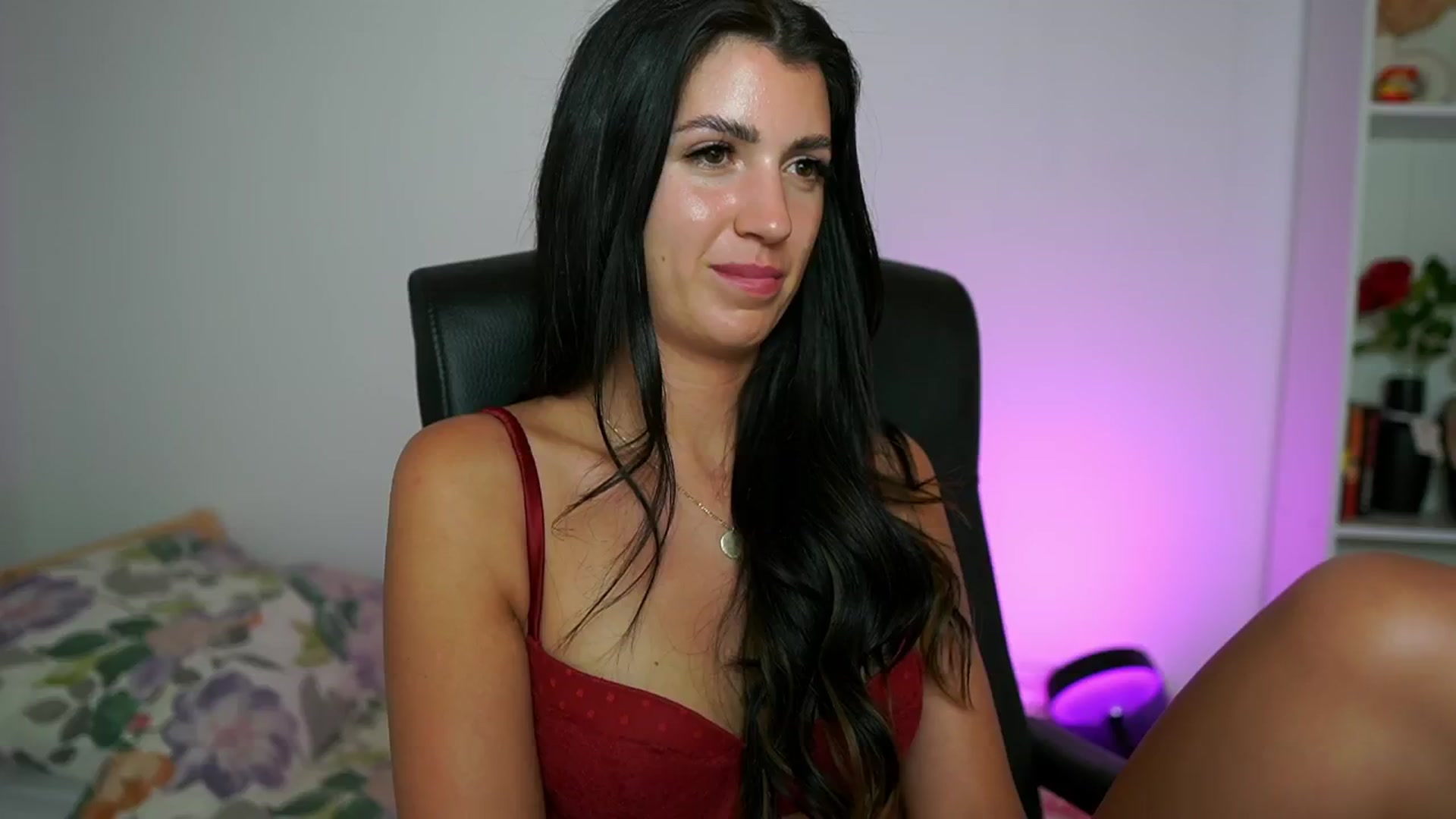 Gallery image thumbnail from Julia_Roca's myfreecams stream on, 07/19/2024, 18:14 image 17 of 20
