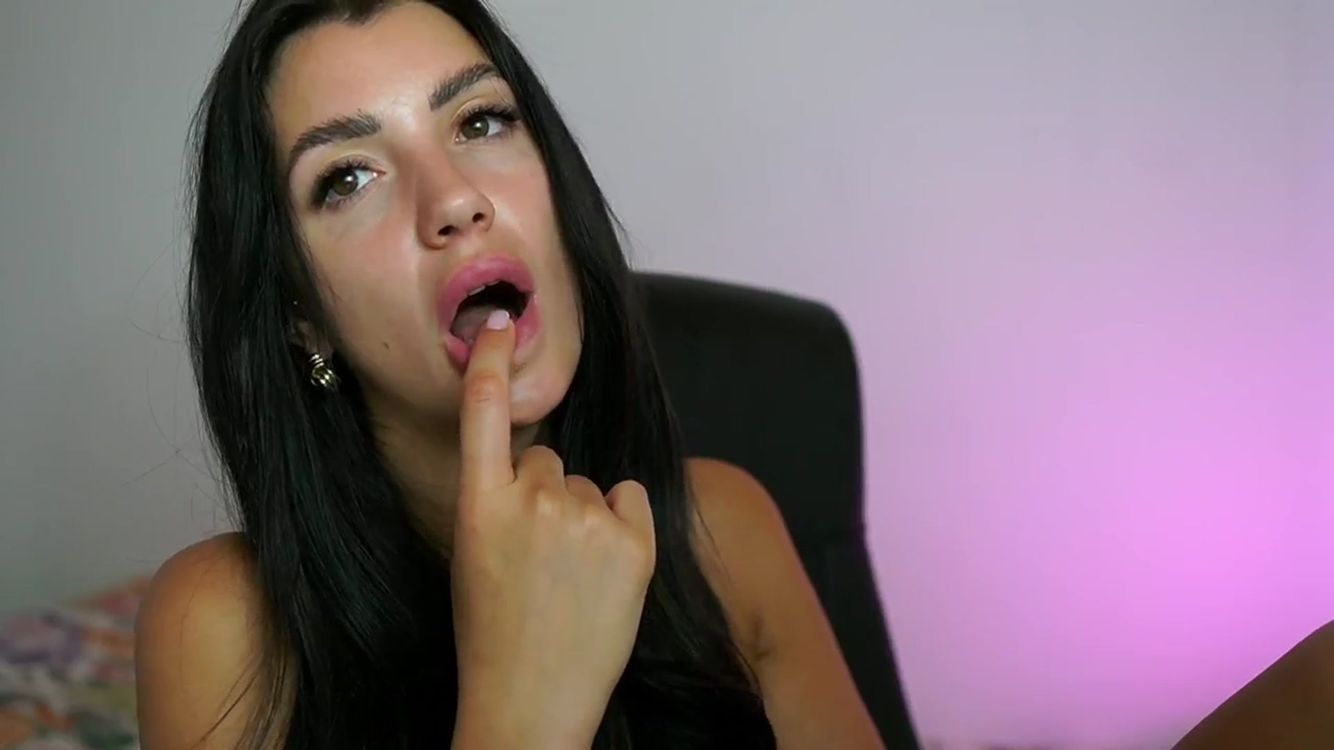 Gallery image thumbnail from Julia_Roca's myfreecams stream on, 07/20/2024, 11:15 image 16 of 20